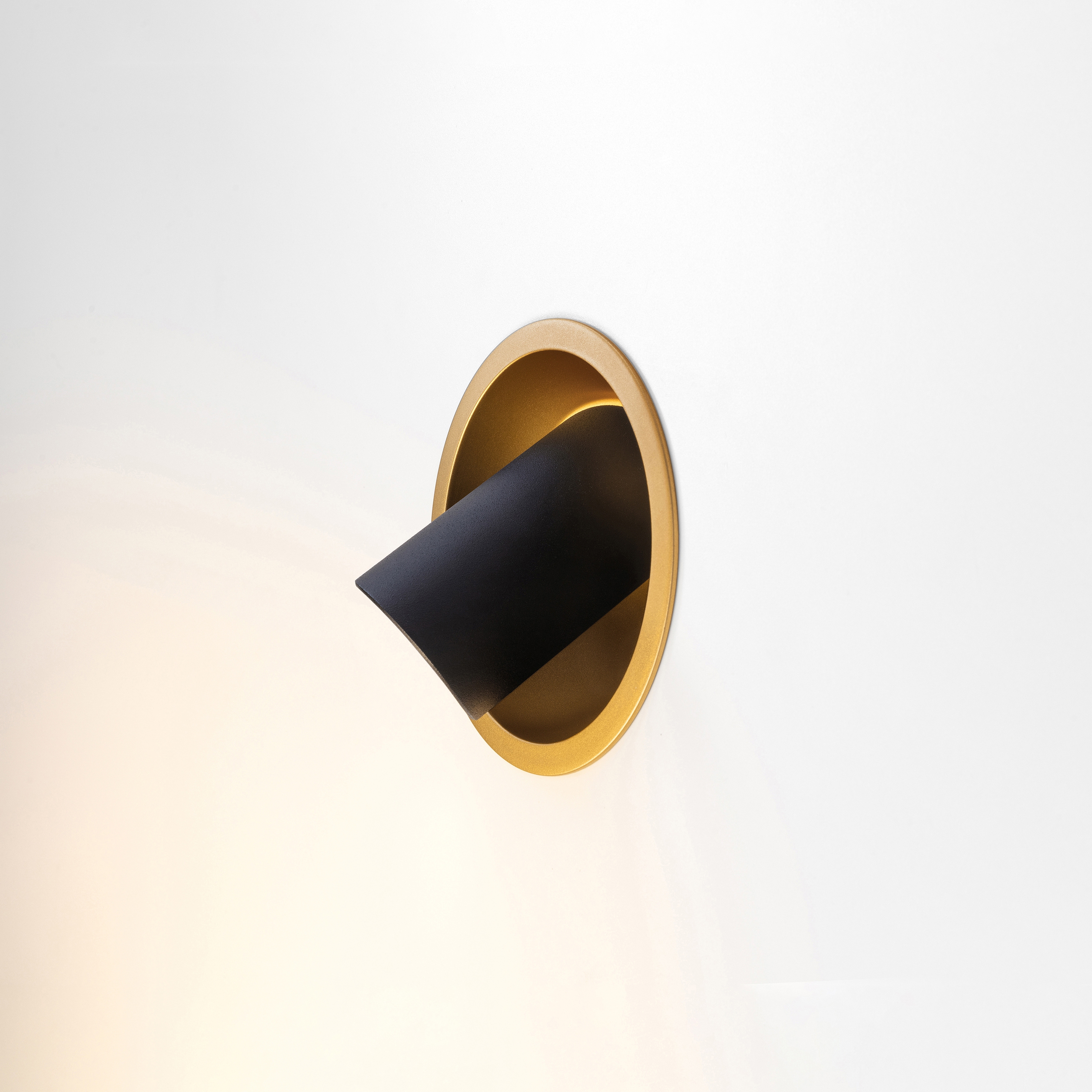 Hollow 125 LED 3000K GE black struc - gold