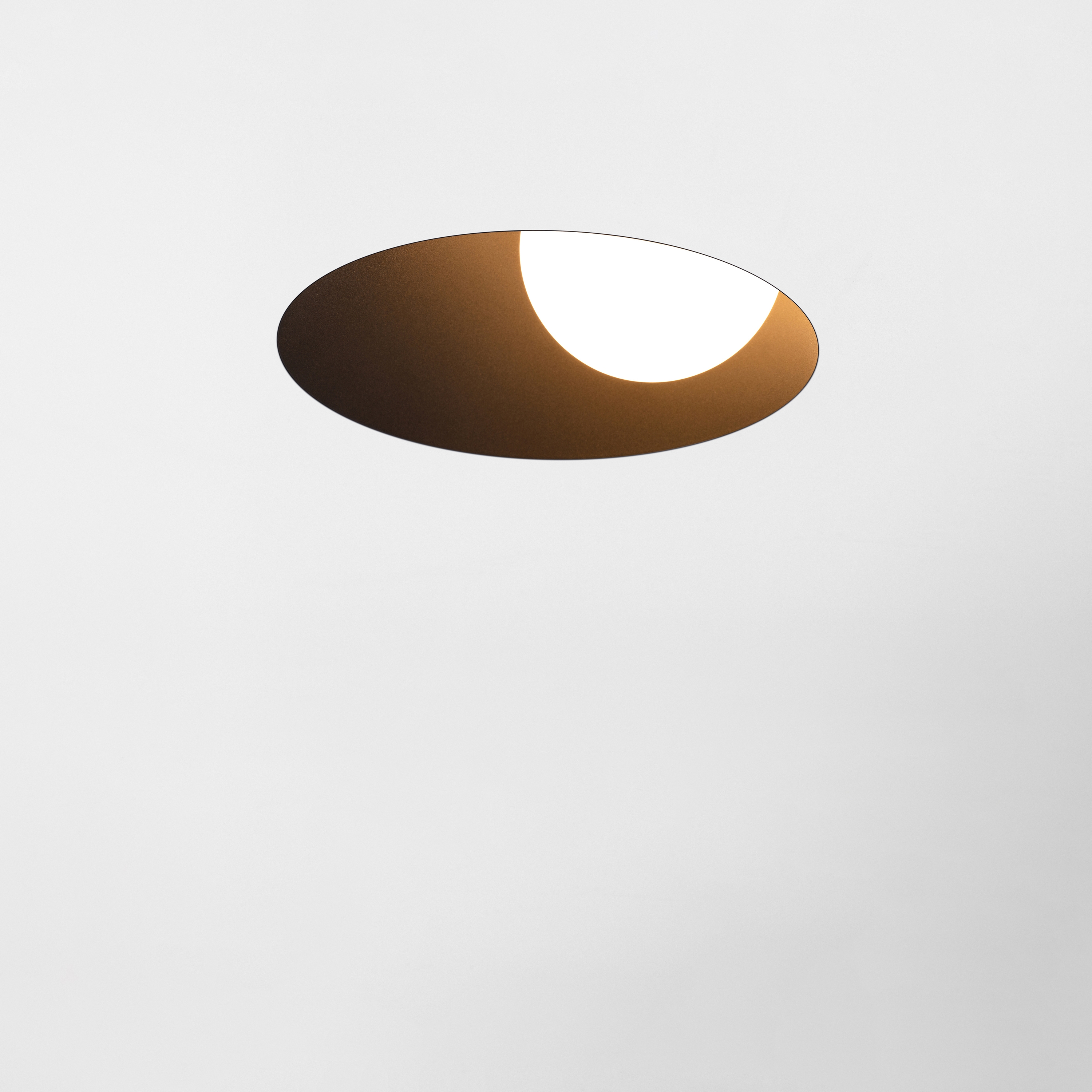 Display product Shellby 176 trimless LED 2700K GE black struc from manufacturer Modular Lighting Instruments