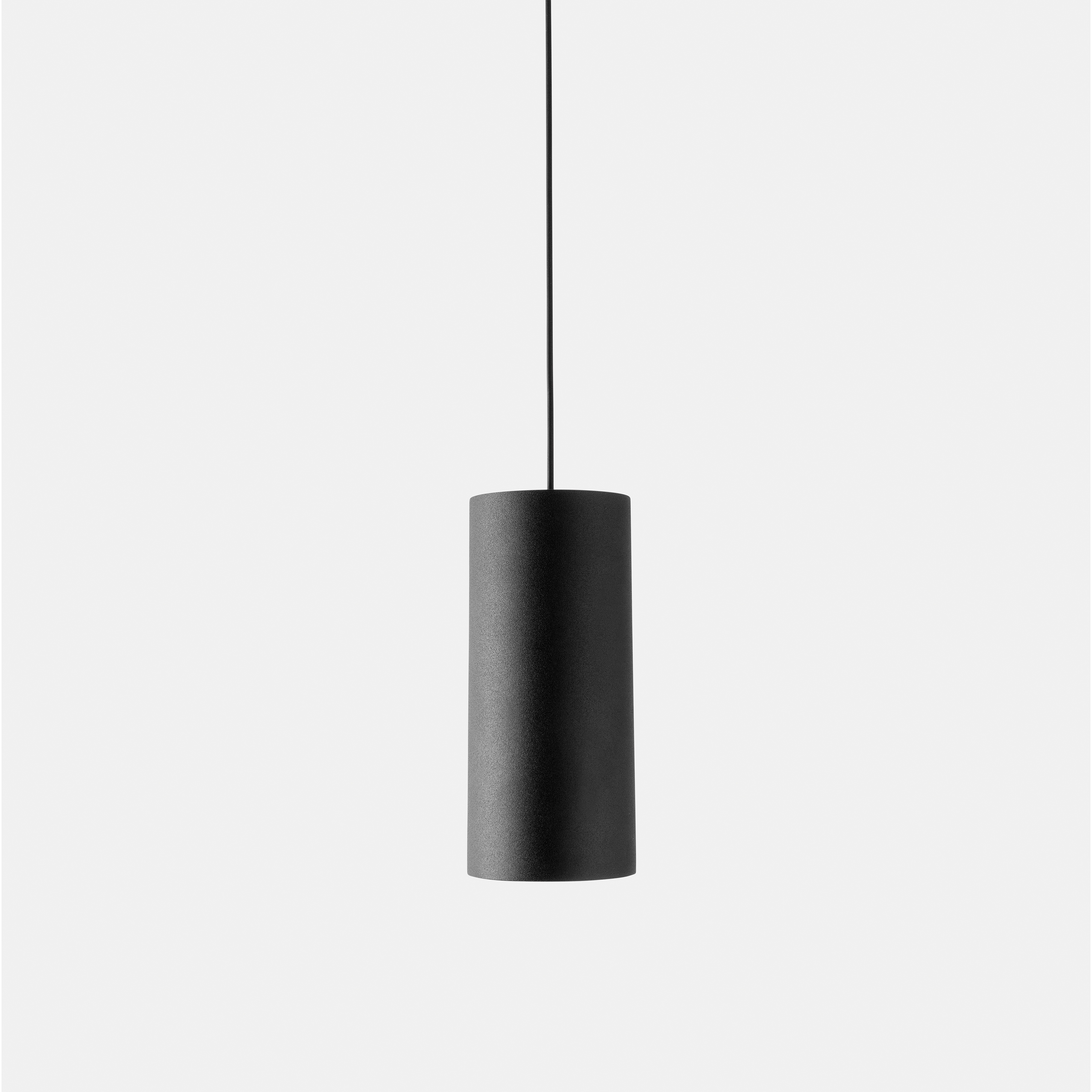 Display product Smart tubed suspension 82 XL LED GE black struc from manufacturer Modular Lighting Instruments