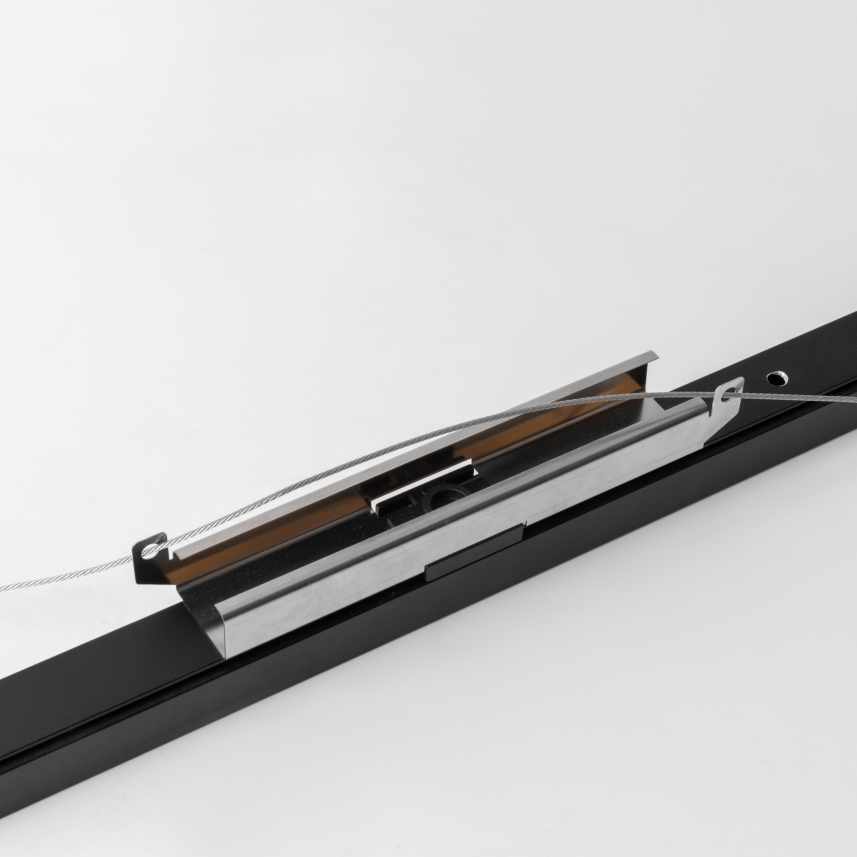 Display product Pista bracket from manufacturer Modular Lighting Instruments