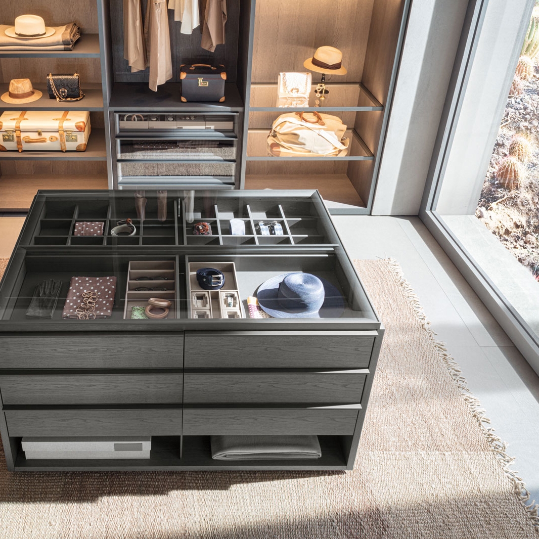 Display product Gliss Master Island | Walk-In Closet Drawer Units from manufacturer Molteni & C
