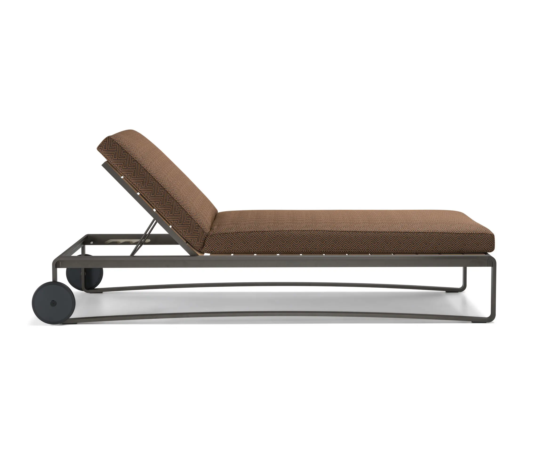 Molteni & C - Guell | Sunbed