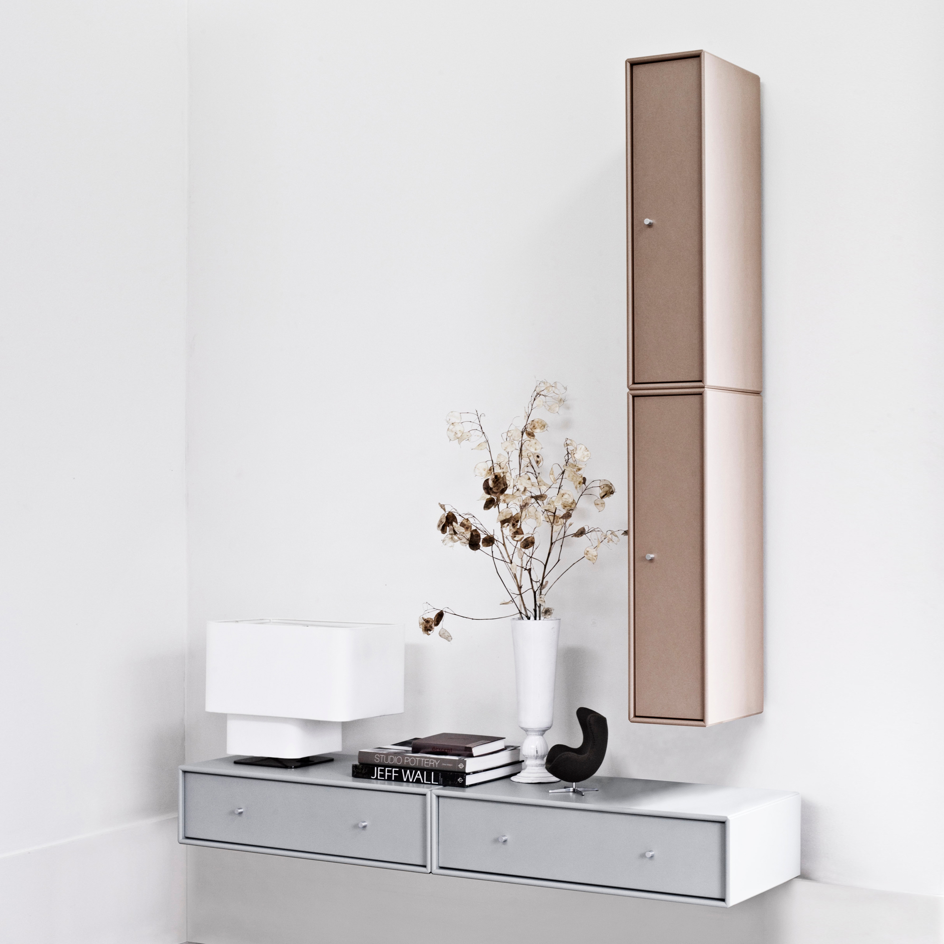 Display product Montana Shelving System | Application example from manufacturer Montana Furniture