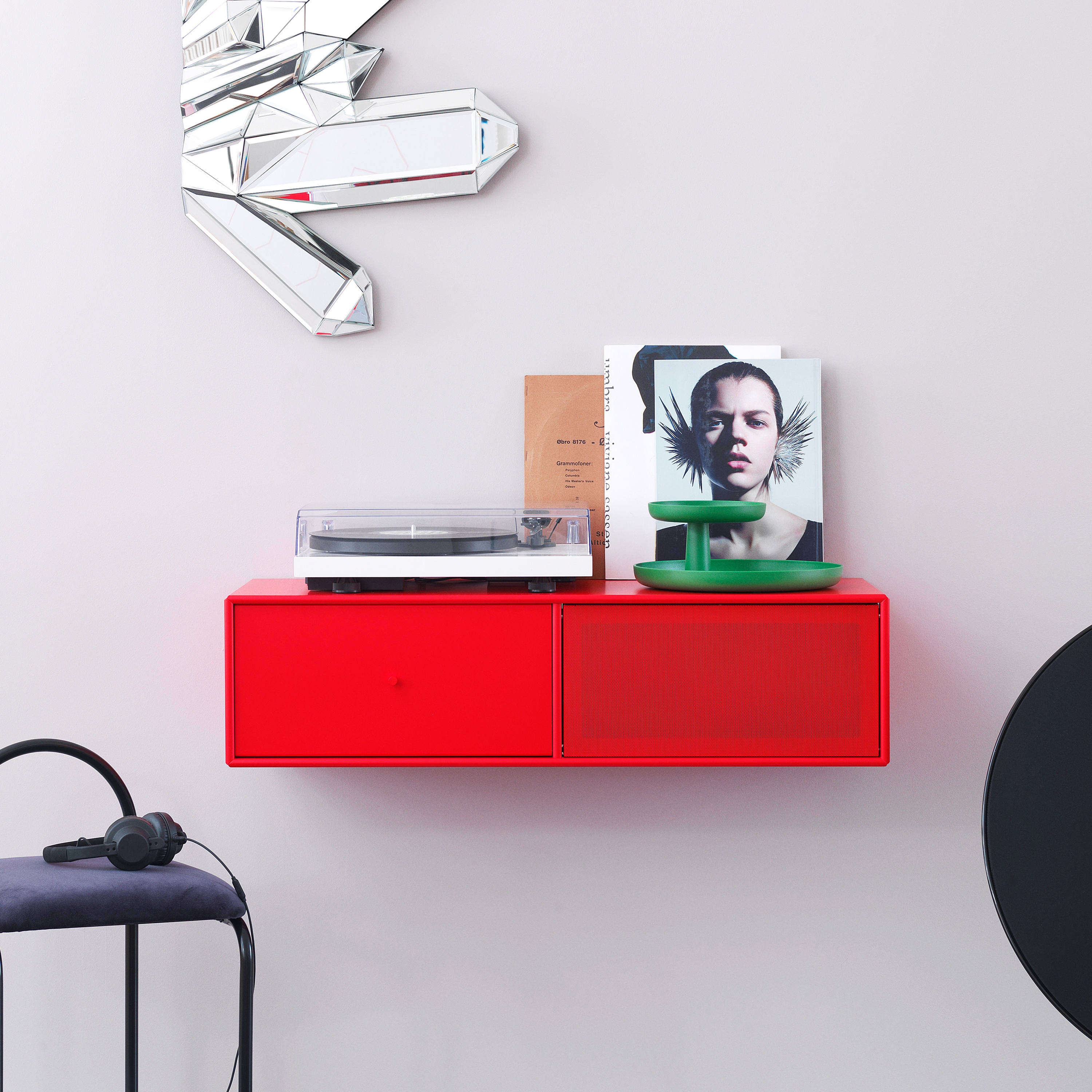 Produkt TV & SOUND | Hi-Fi regalsystem – Beispiel mit Aufhängebeschlag des Herstellers Montana Furniture anzeigen