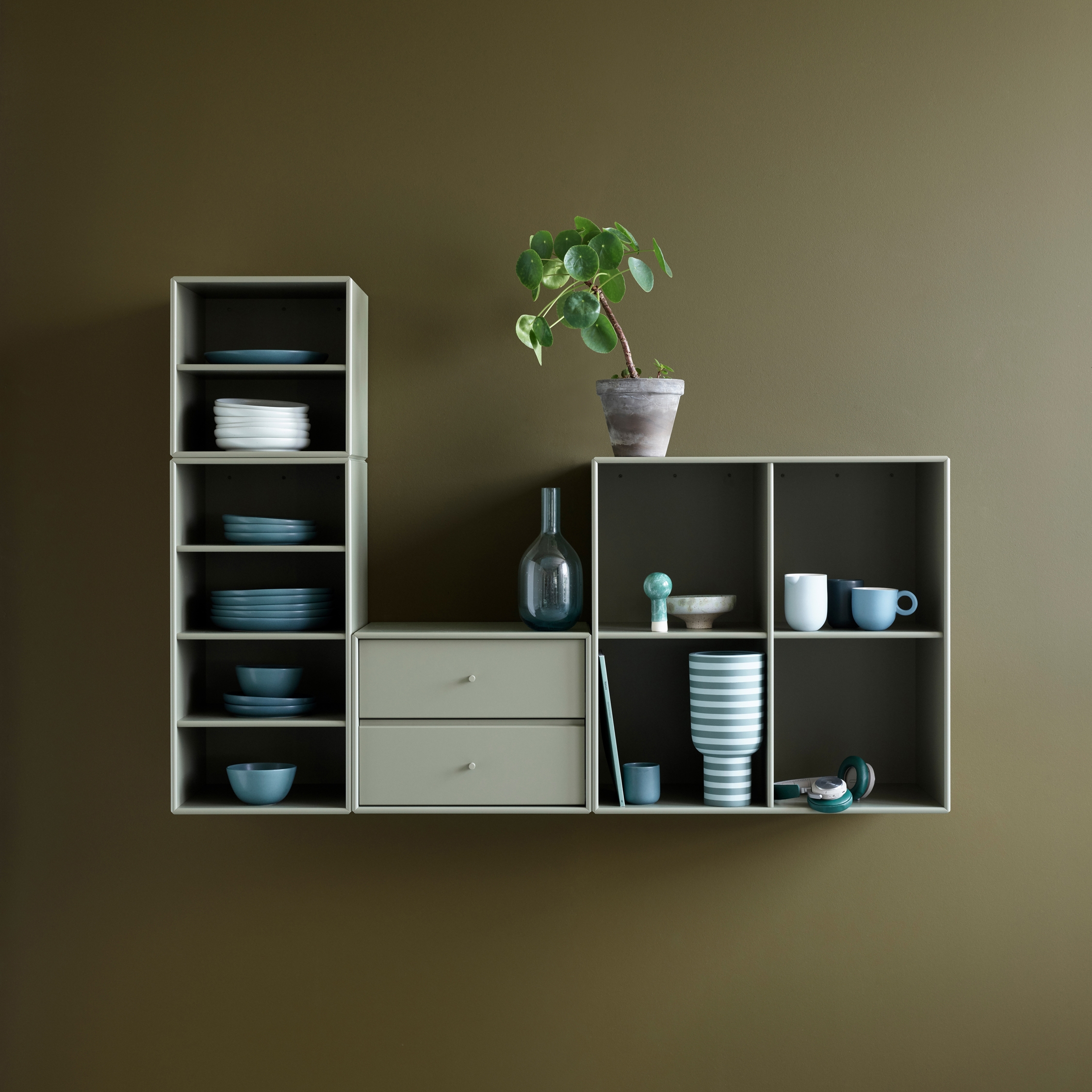 Display product Montana Shelving System | Application example from manufacturer Montana Furniture