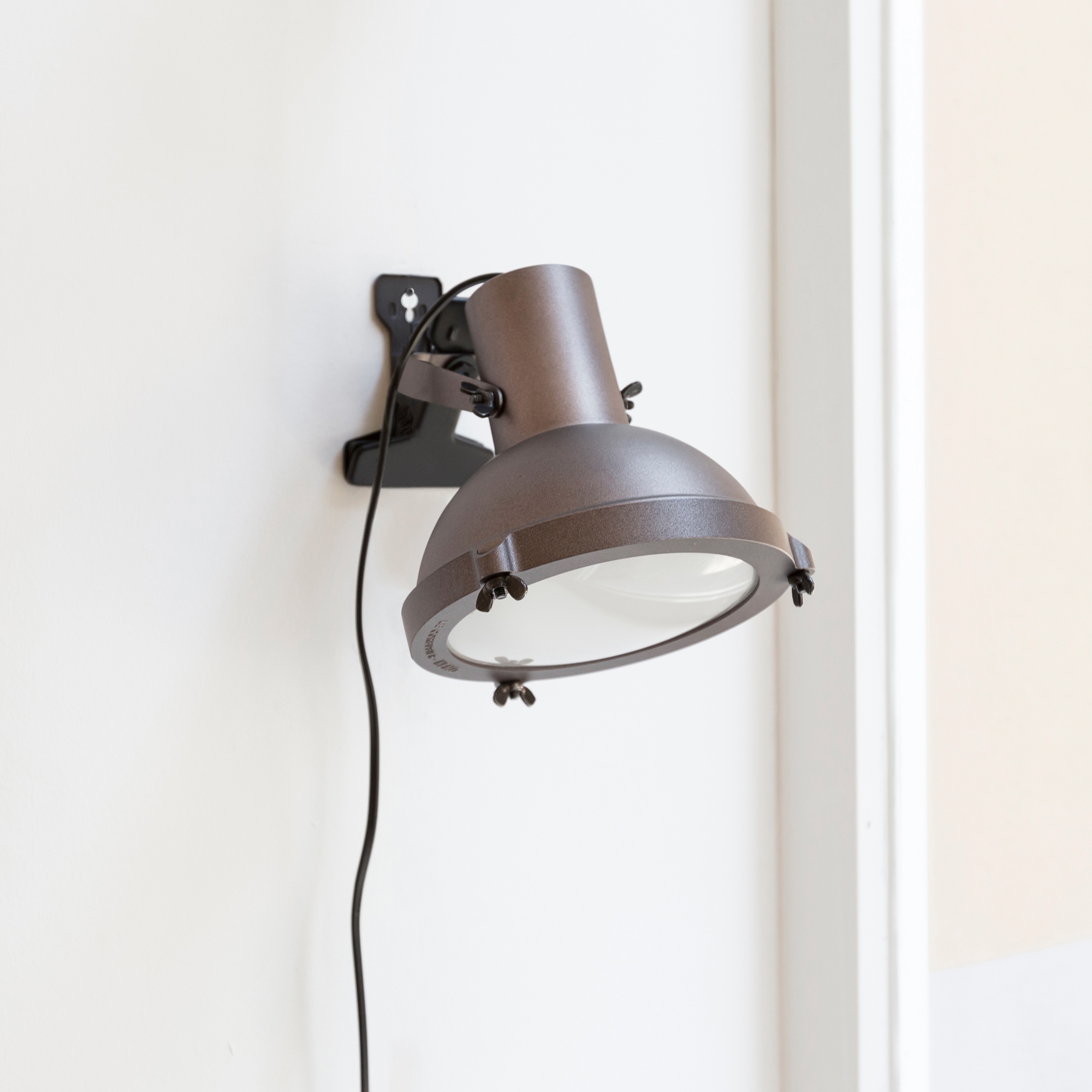 Mostrar el producto Projecteur 165 Pincer Clip del fabricante Nemo