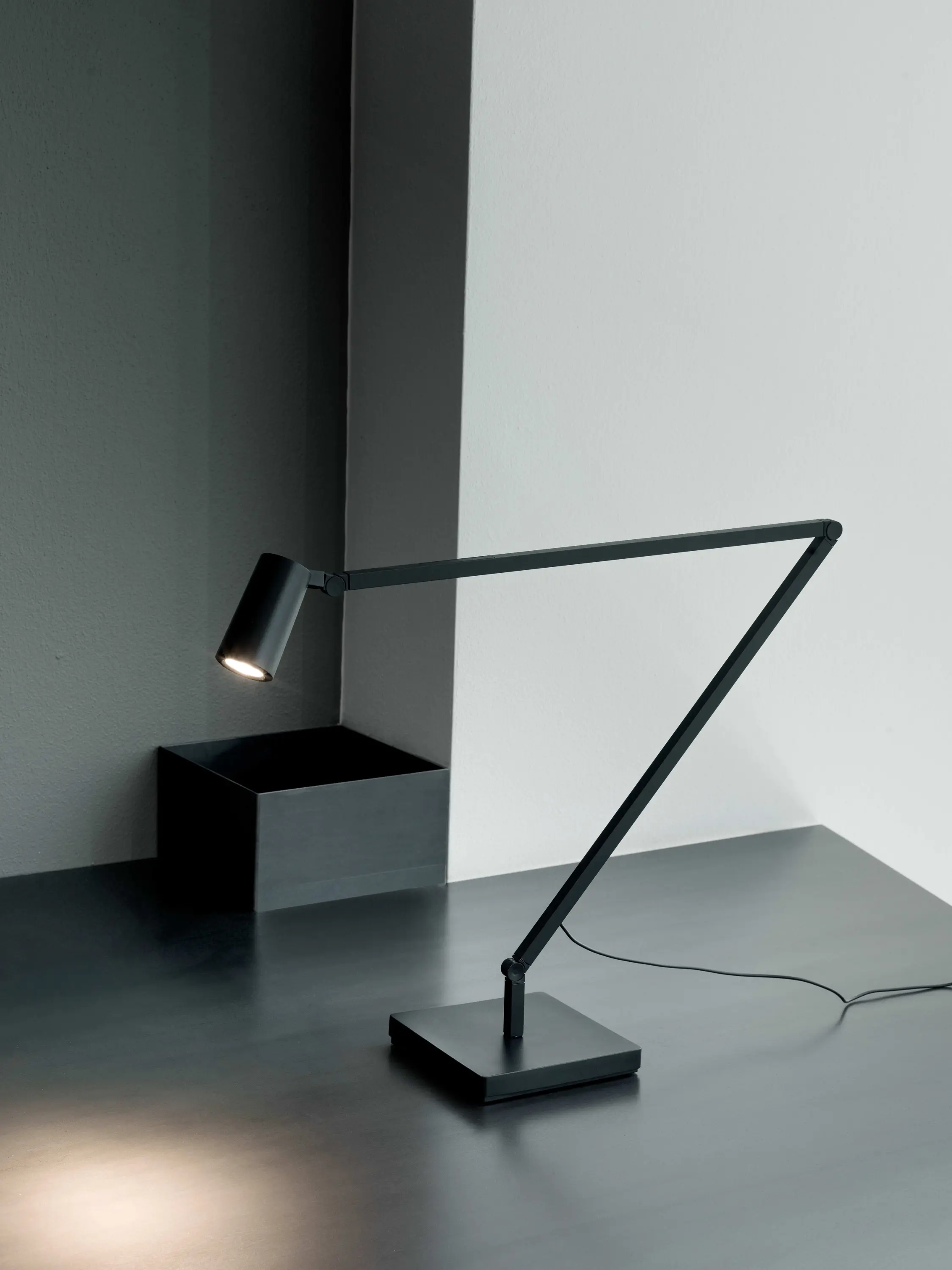 Nemo - Untitled Table Spot