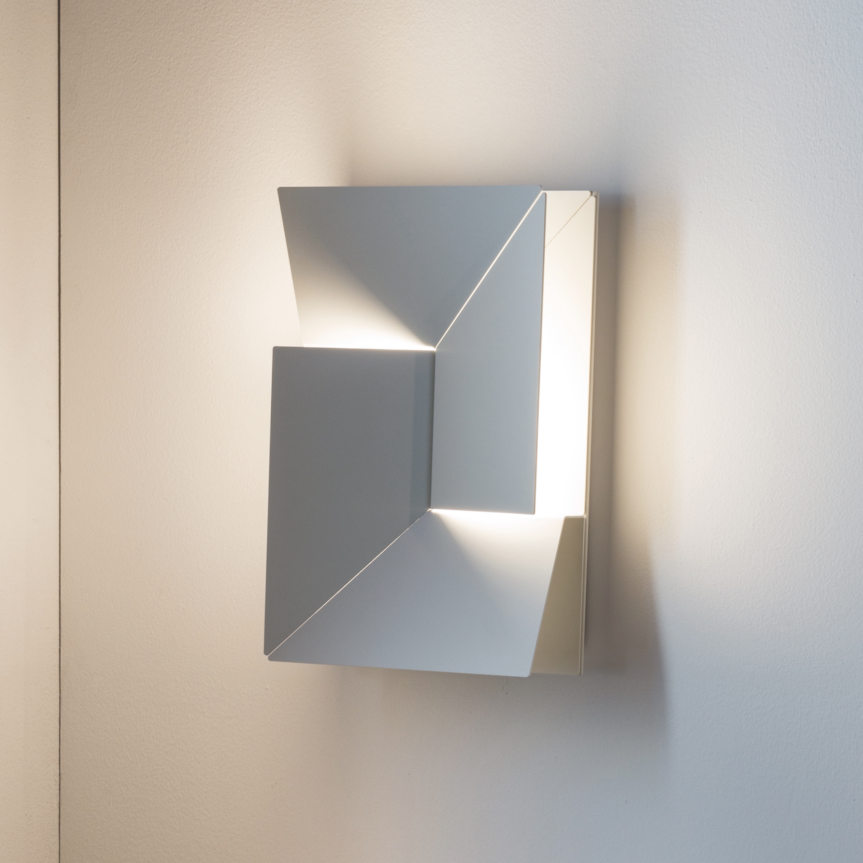 Mostra il prodotto Wall Shadows Moyen del produttore Nemo