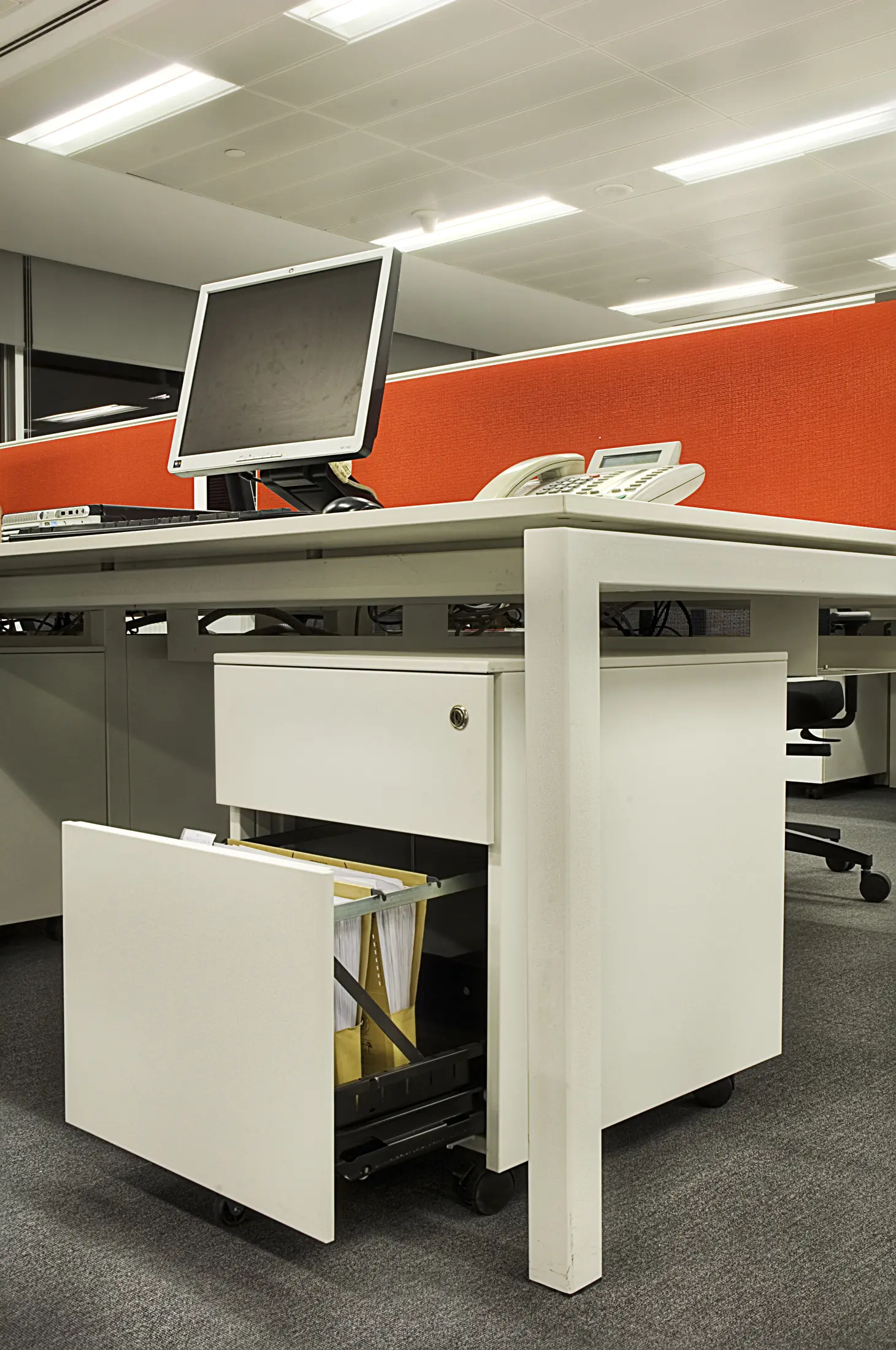 Nurus - Cube H56.7 Movable Pedestal