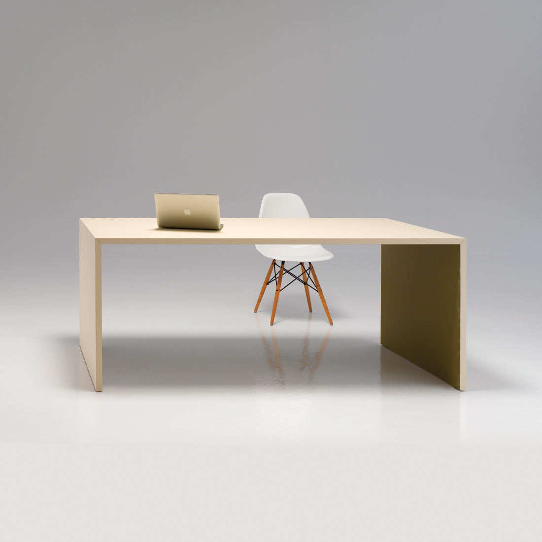 Display product desk from manufacturer performa