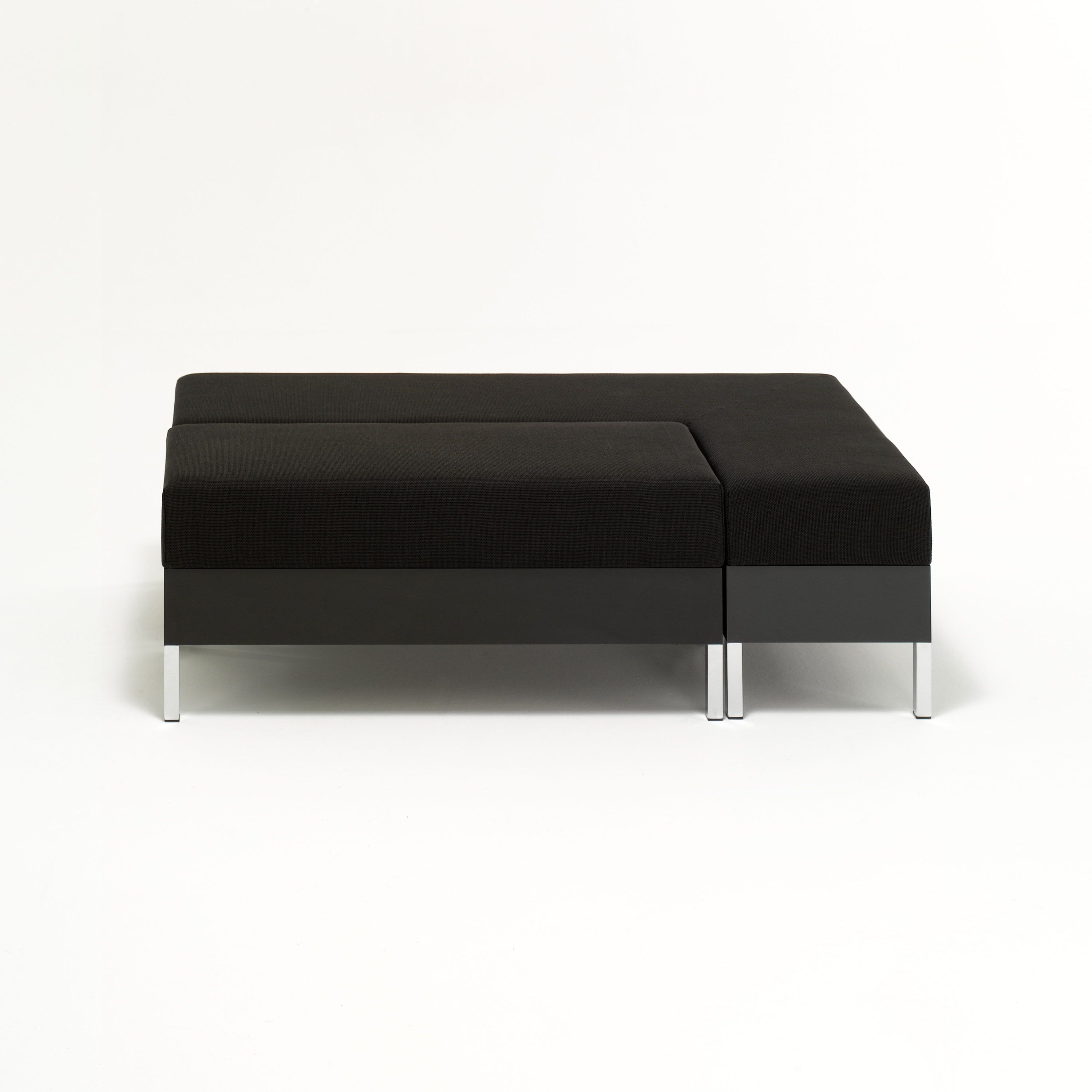 Display product l-bench from manufacturer performa