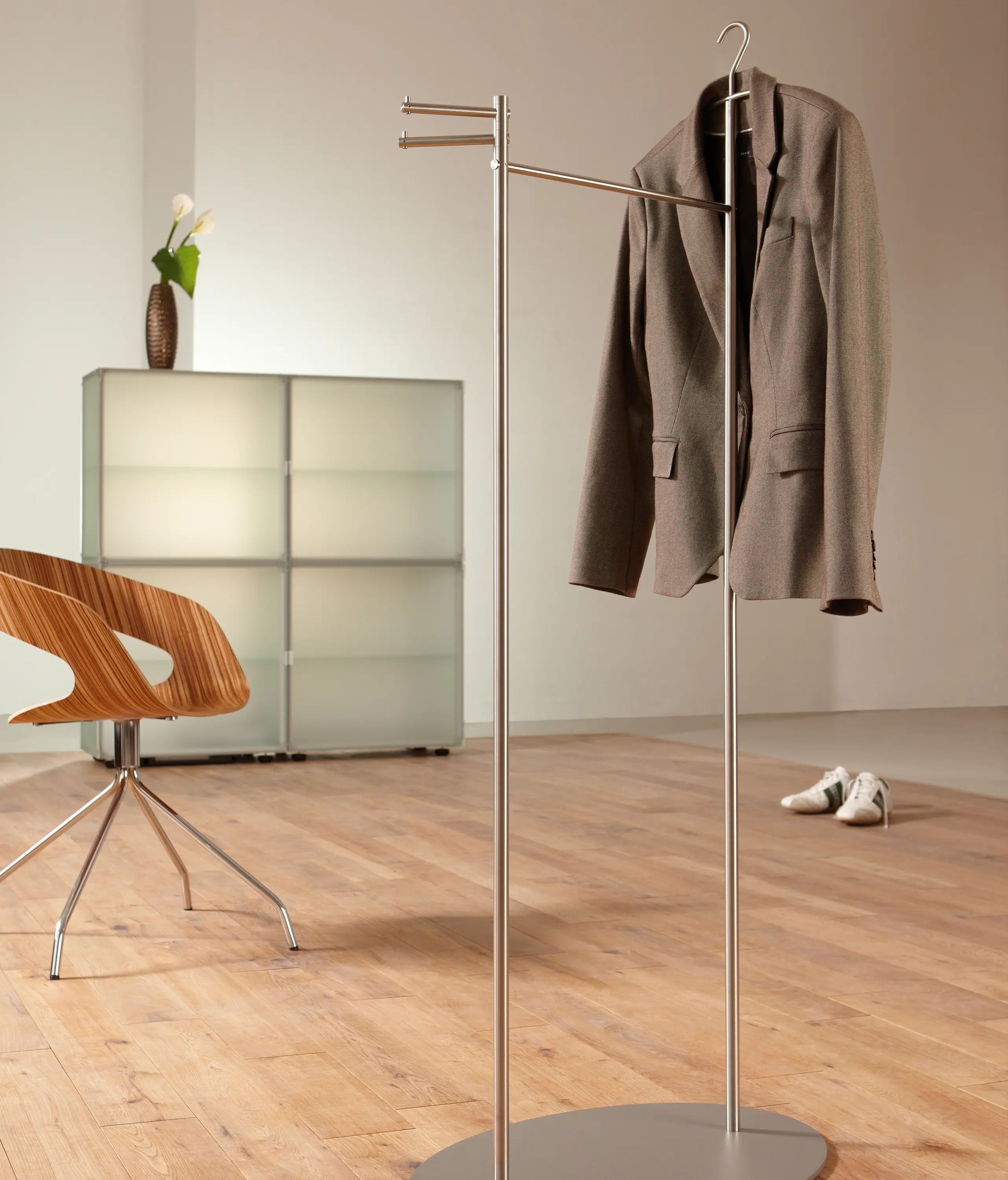 PHOS Design - Cameriere muto, base ovale in grigio