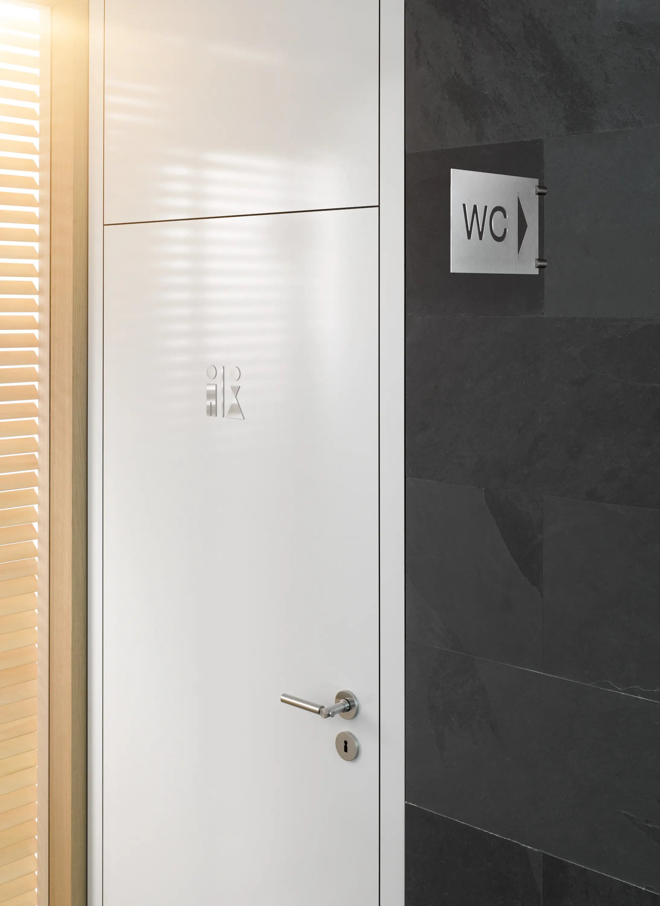 PHOS Design - WC sign, arrow pointing right