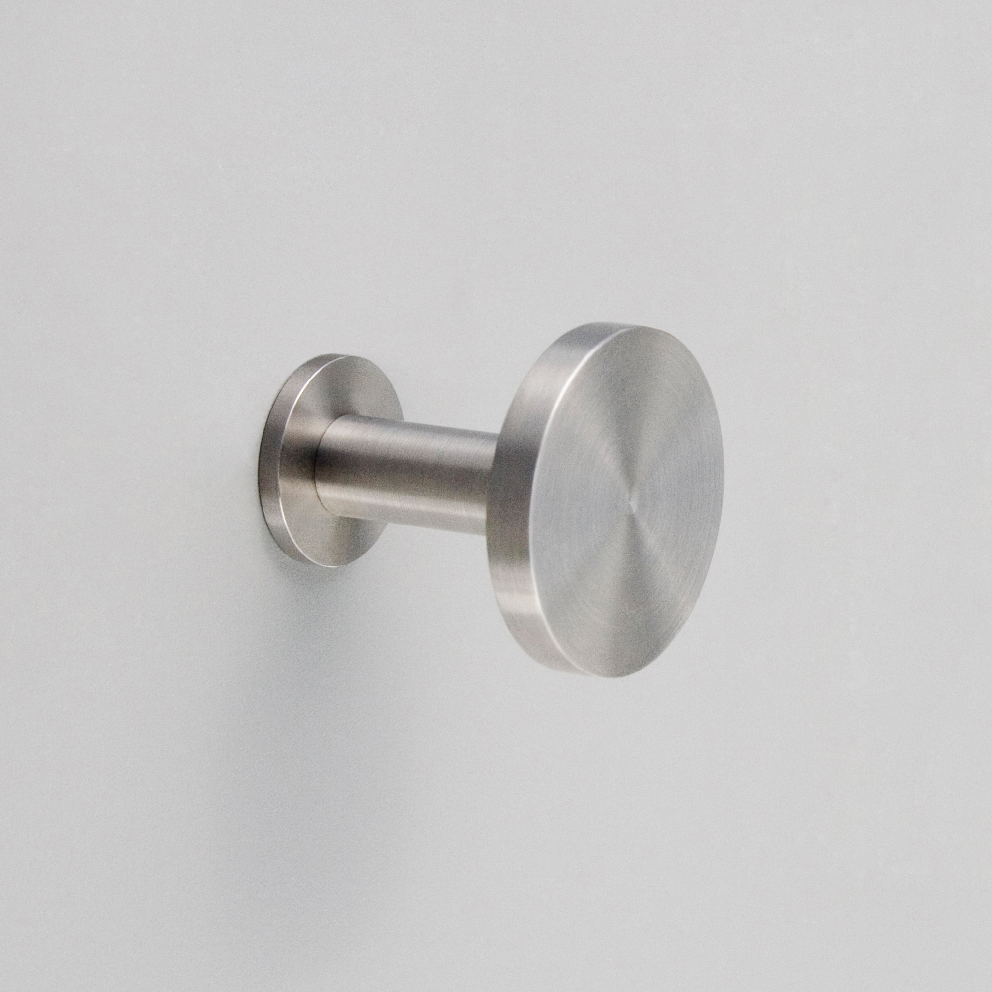 Produkt Großer Wandhaken, großer Kopf, 6,3 cm lang des Herstellers PHOS Design anzeigen