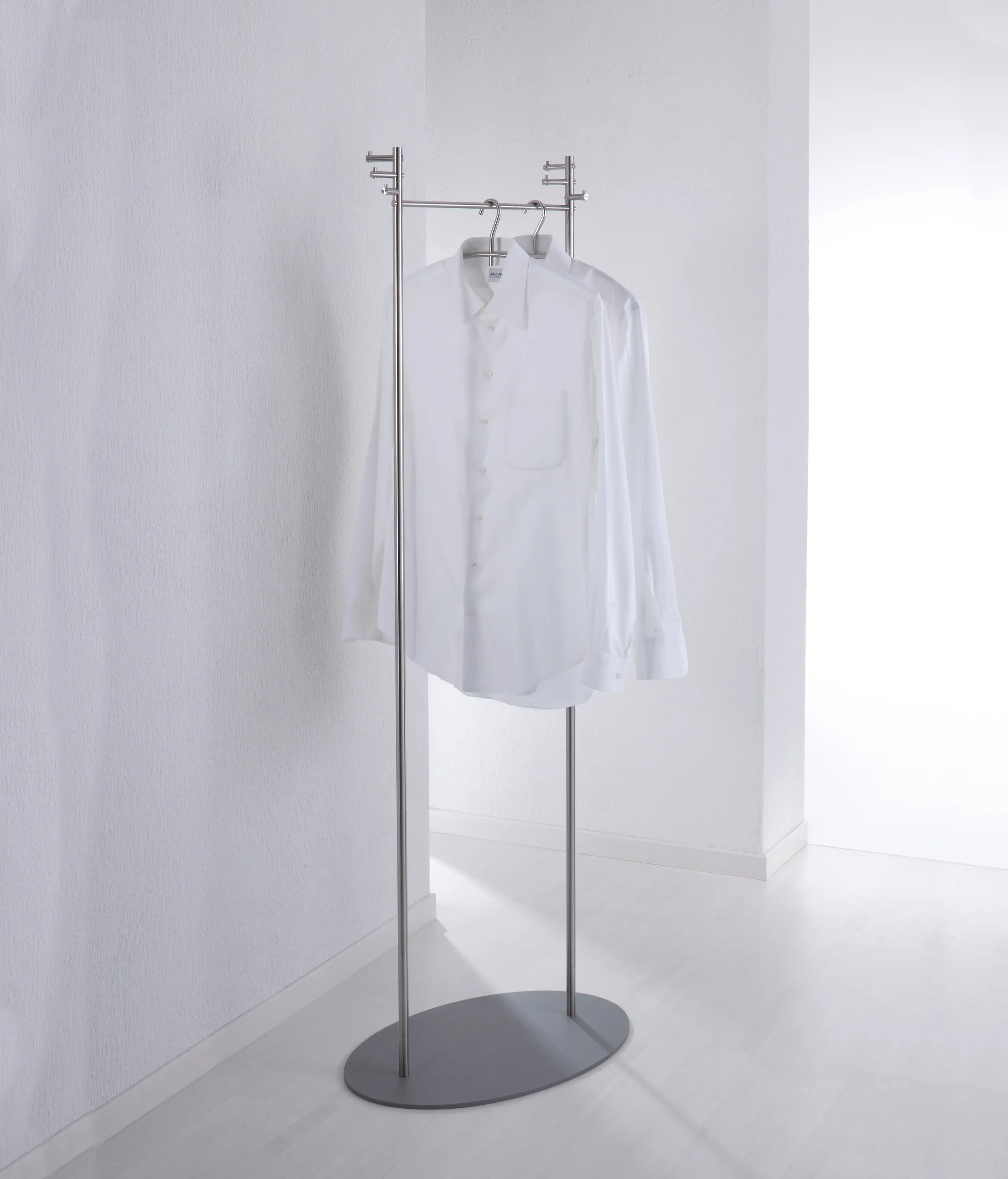 PHOS Design - TWIN clothes rack with oval base plate in gray