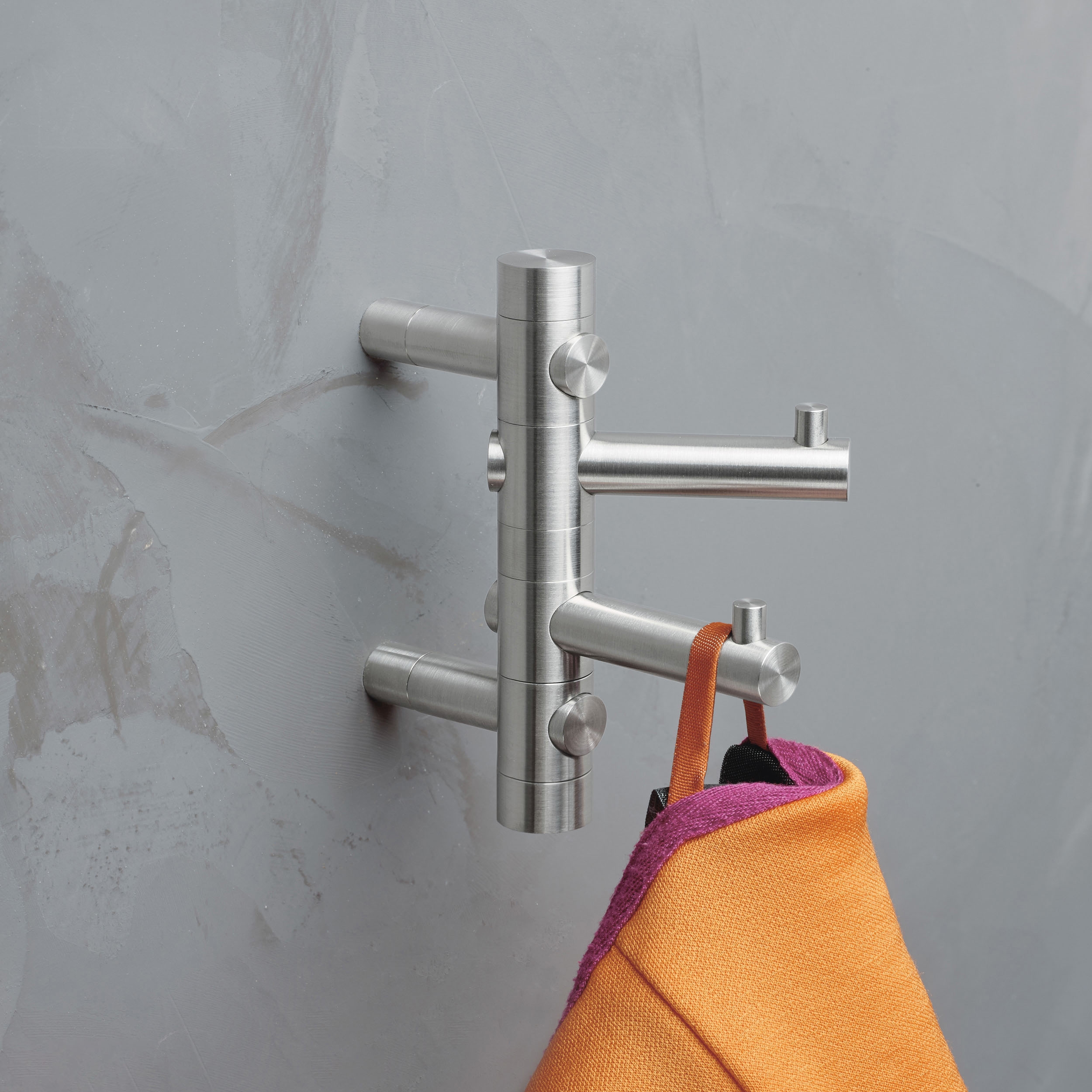Vertoon produk Small wall coat rack with 2 swivel hooks van vervaardiger PHOS Design