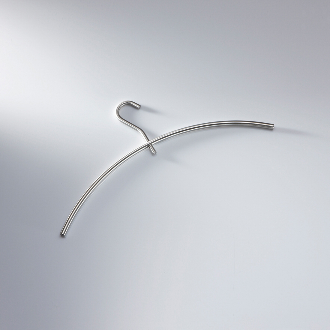 Mostrar el producto Rotatable coat hanger del fabricante PHOS Design