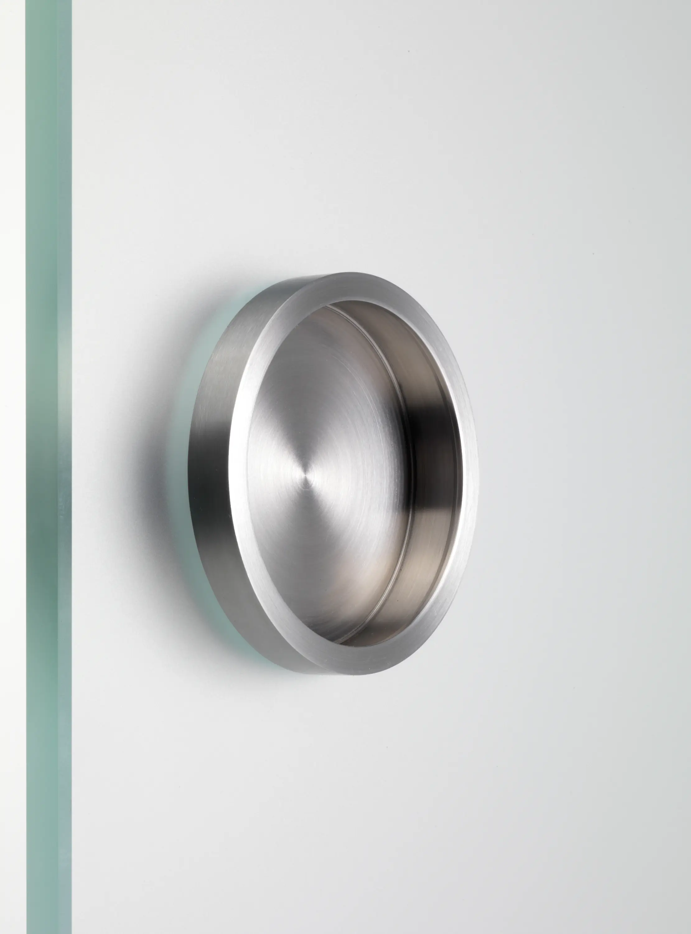 PHOS Design - Maniglia a conchiglia con impugnatura inferiore Ø70 mm