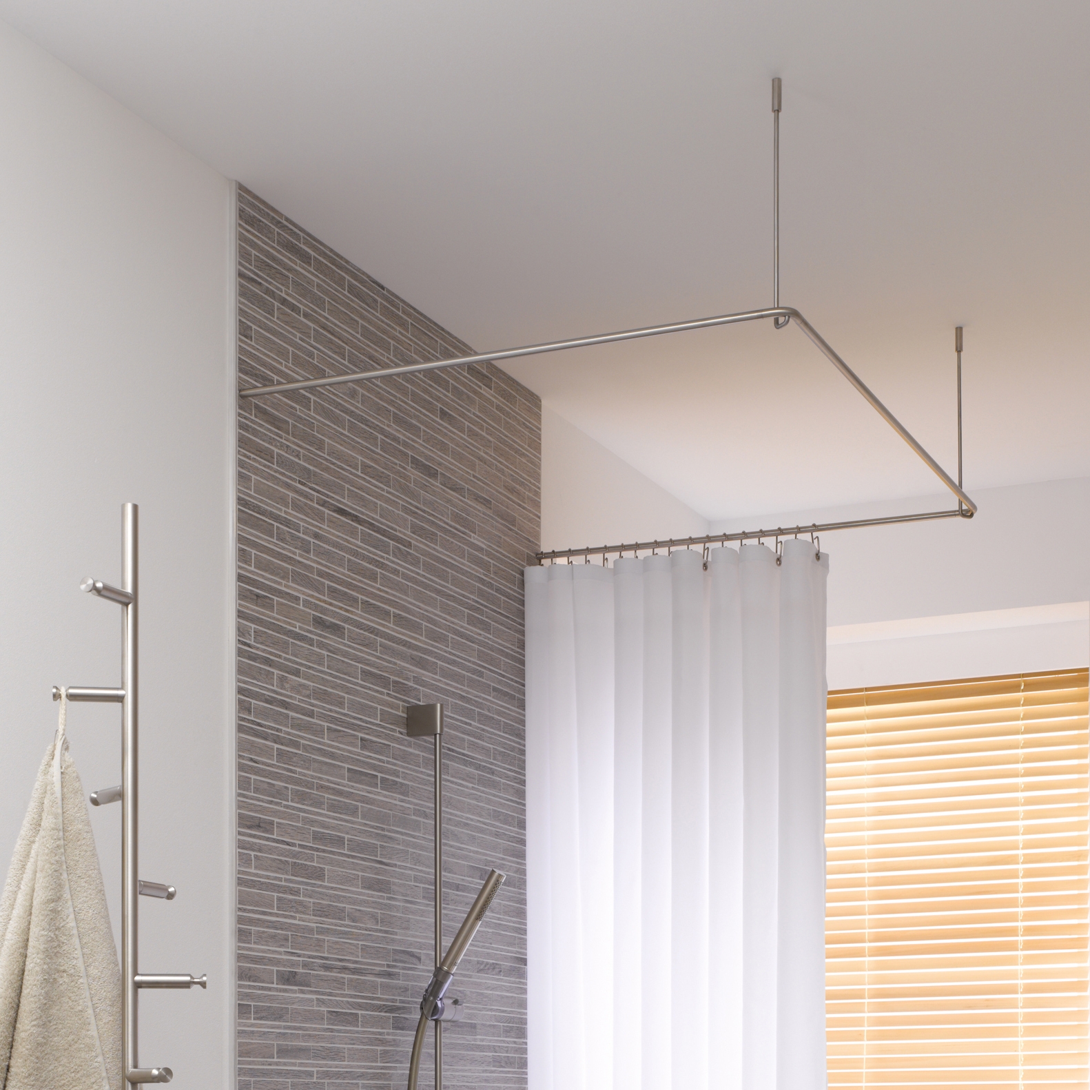 Mostra il prodotto Binario per tenda da doccia a U 90x90x90 cm avvitato del produttore PHOS Design