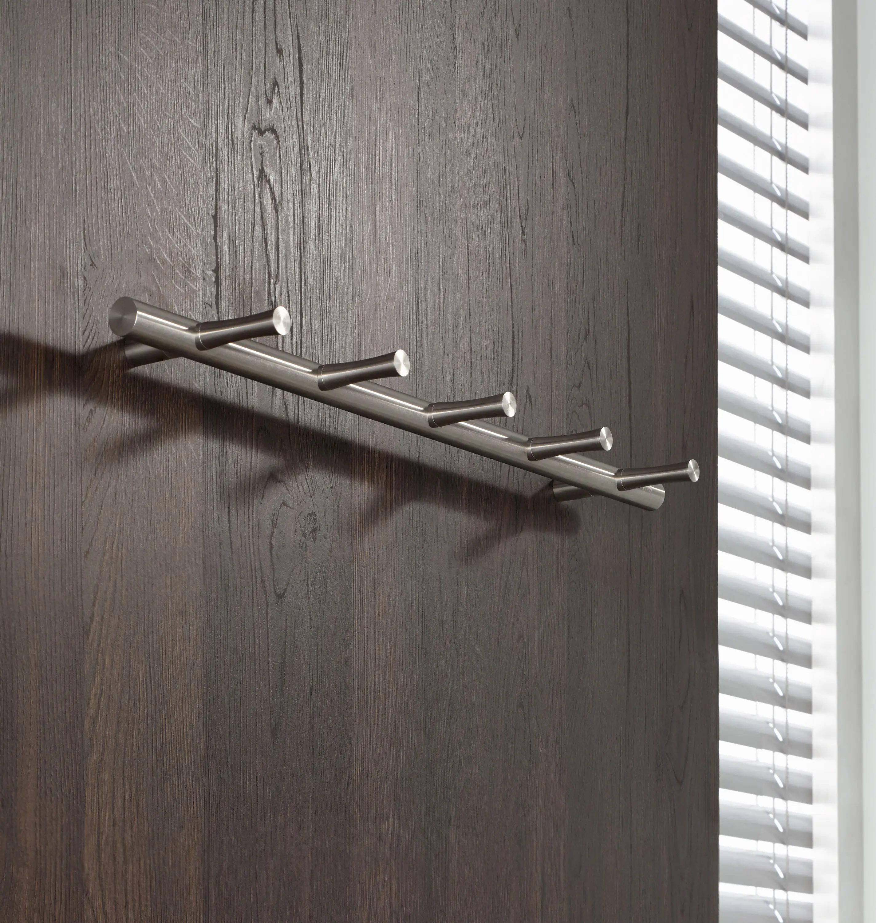 PHOS Design - Hook rail, plain, round bar with 5 flow hooks