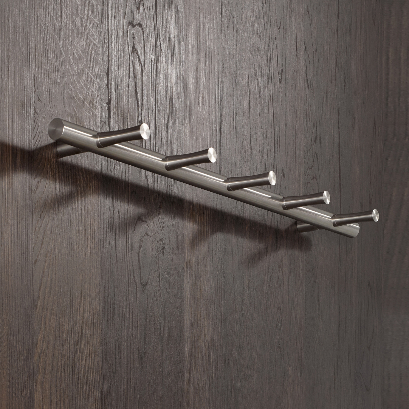 Produkt Hakenleiste, schlicht, Rundstab mit 5 Flow-Haken des Herstellers PHOS Design anzeigen