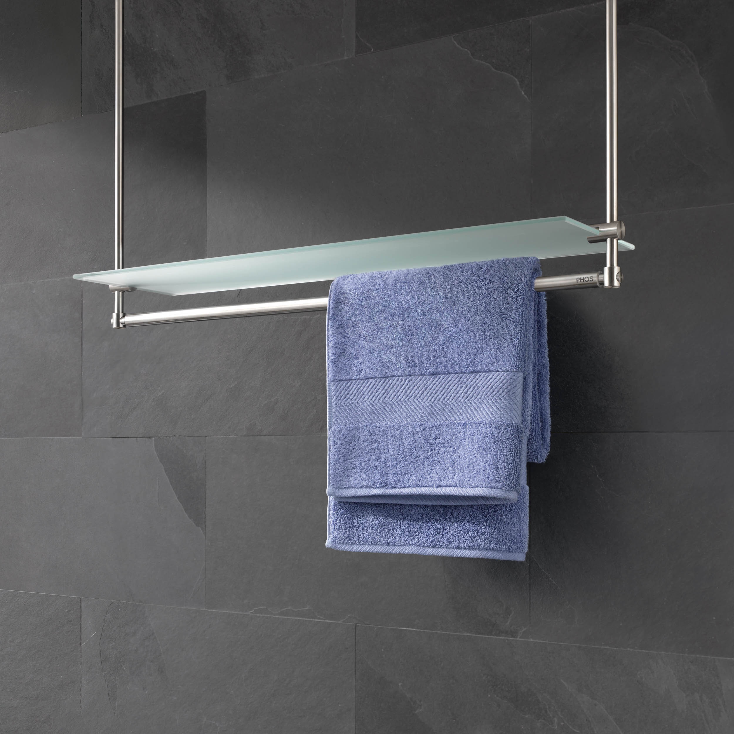 Afficher le produit Towel rail for ceiling mounting with glass shelf du fabricant PHOS Design