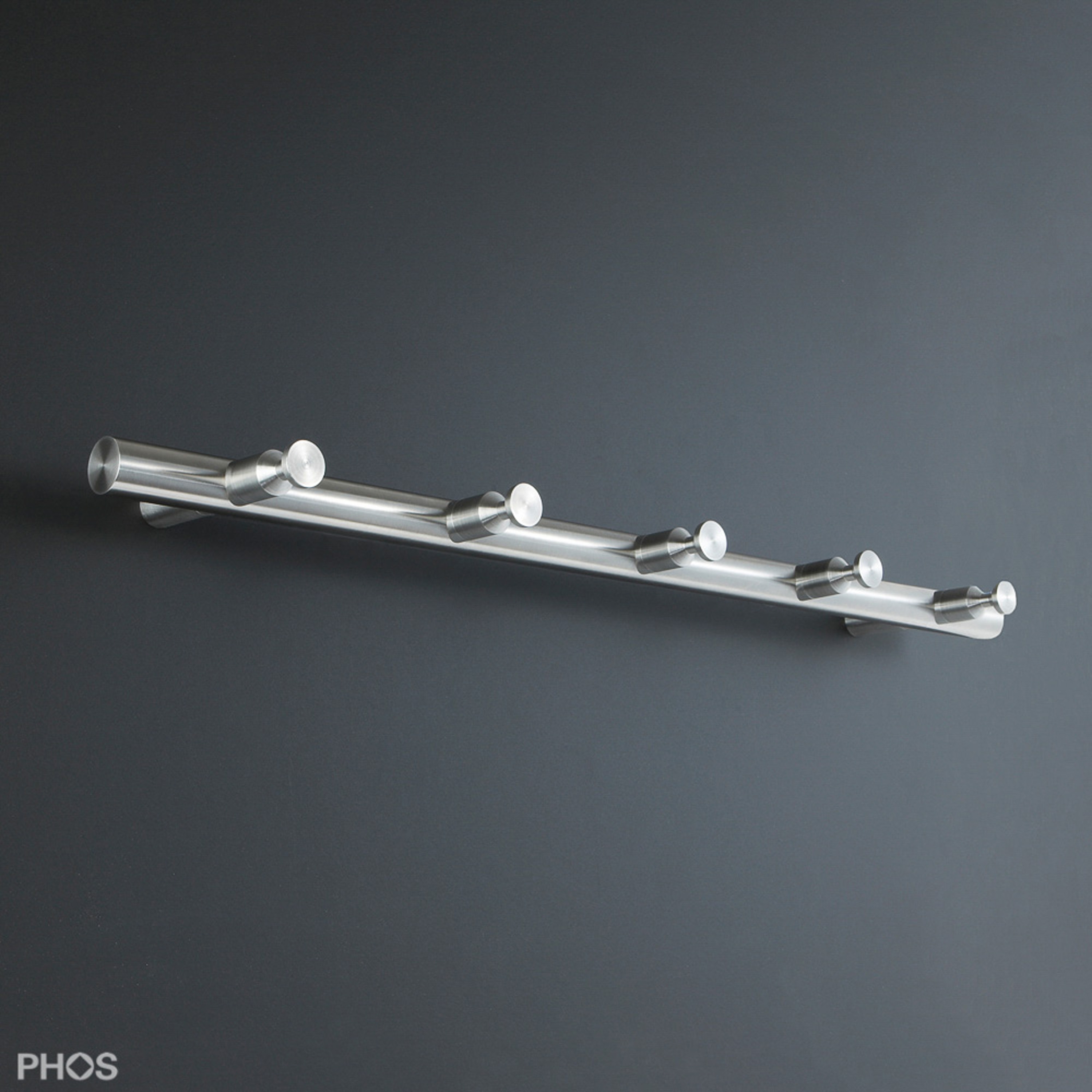 Vertoon produk Towel hook rail, plain, round bar with 5 hooks van vervaardiger PHOS Design