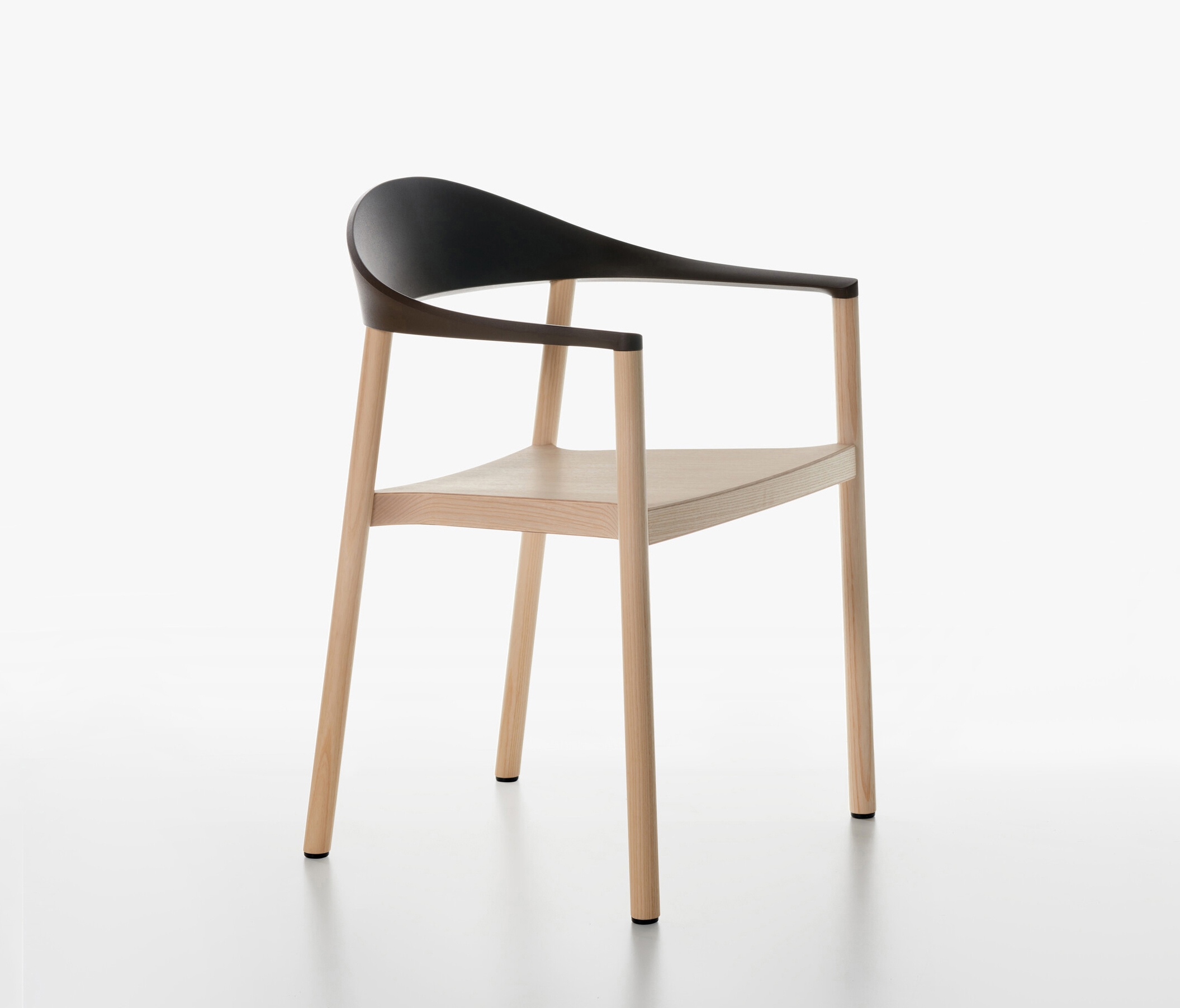 Display product Monza armchair from manufacturer Plank