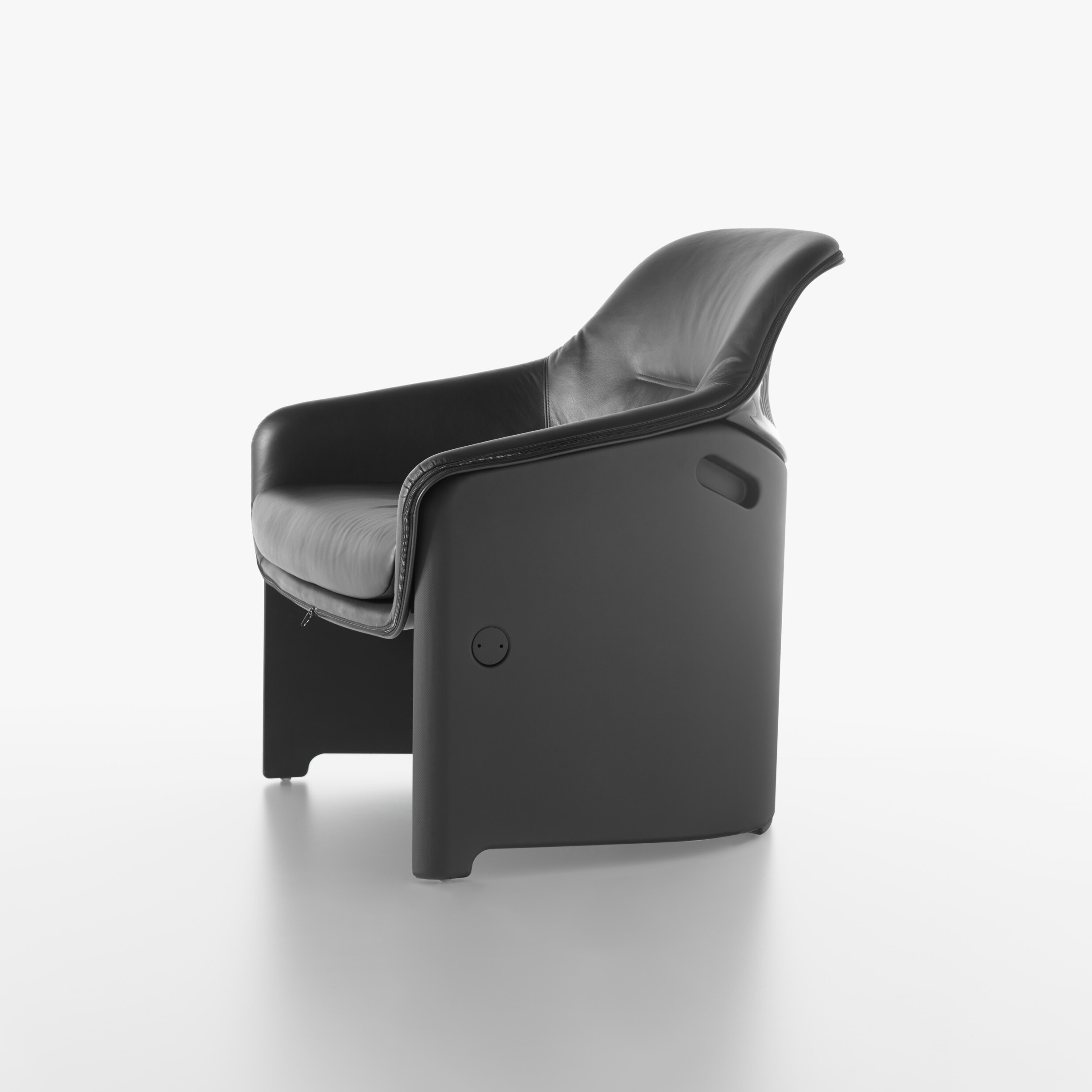 Display product Avus Club chair from manufacturer Plank