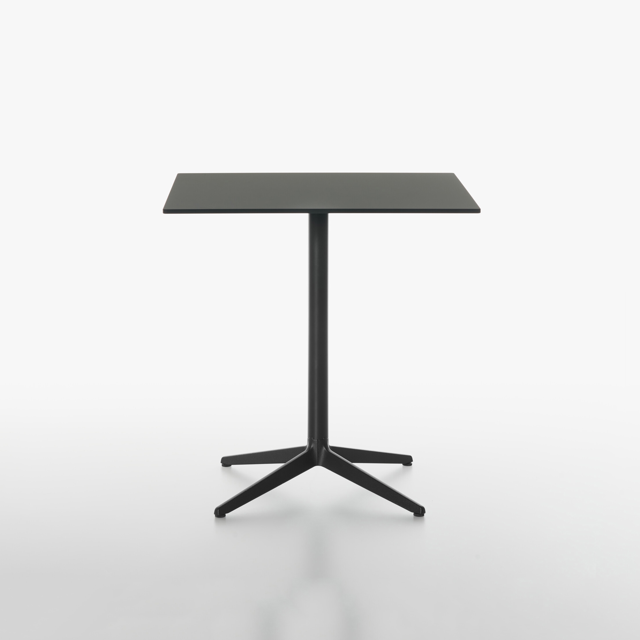 Display product Mister-X table from manufacturer Plank