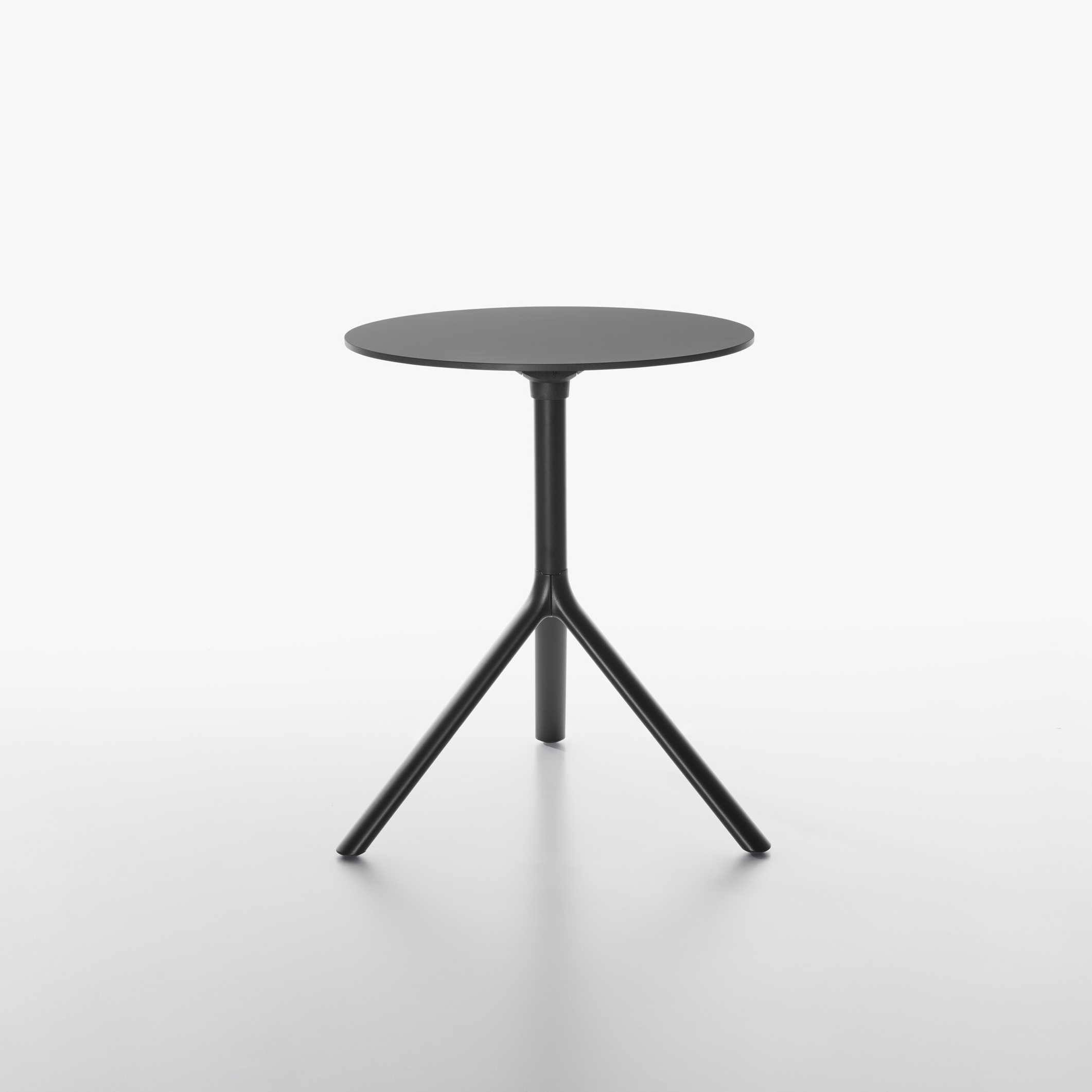 Display product Miura table from manufacturer Plank