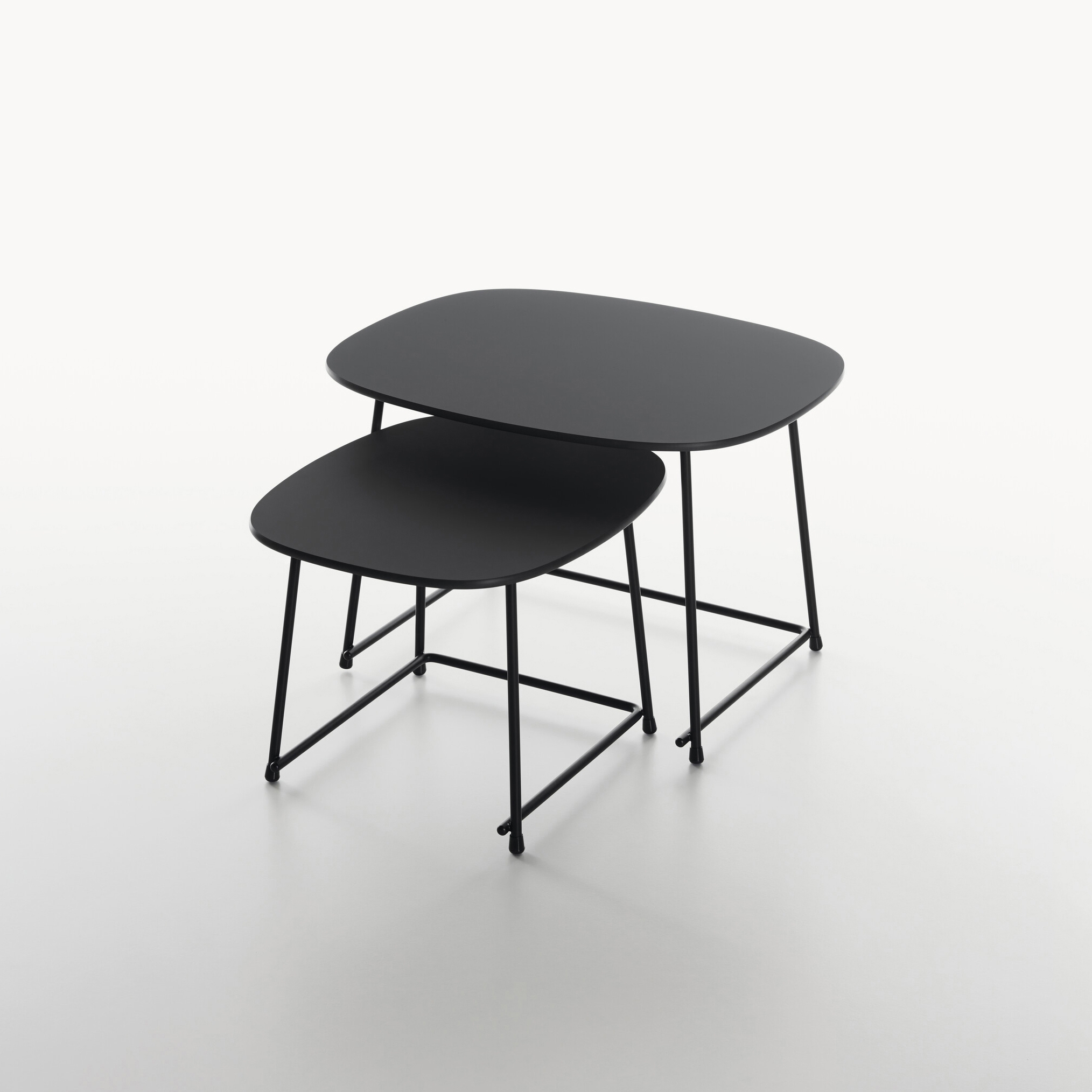 Cup lounge table