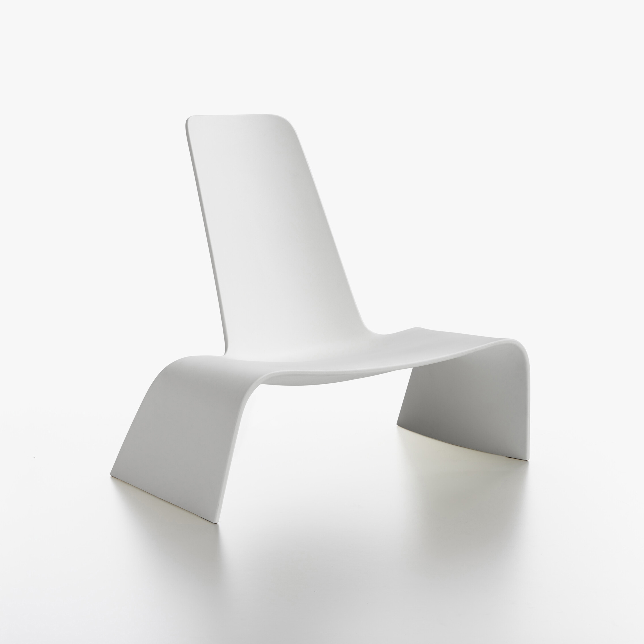 Display product Land lounge chair from manufacturer Plank