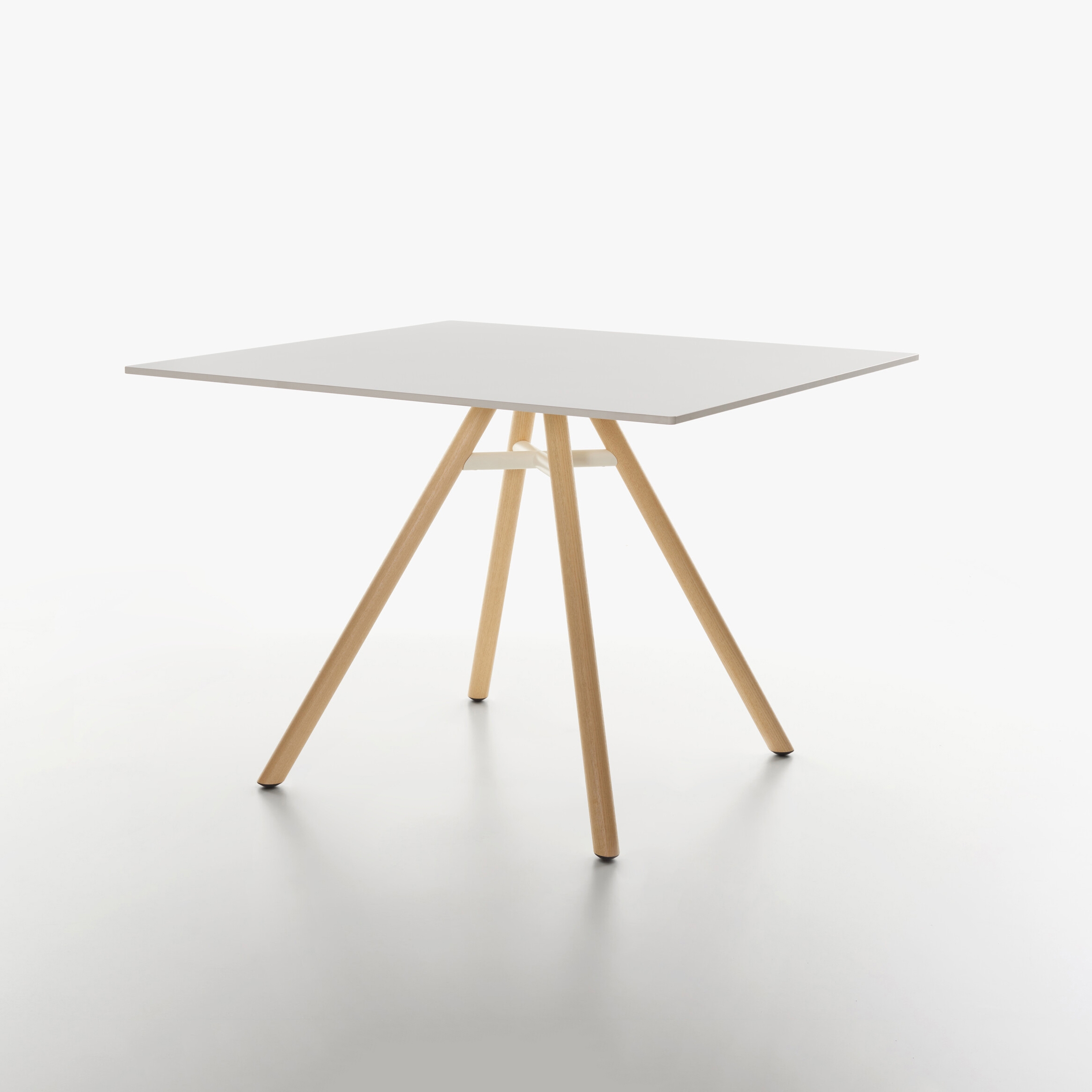 Vertoon produk Mart table van vervaardiger Plank