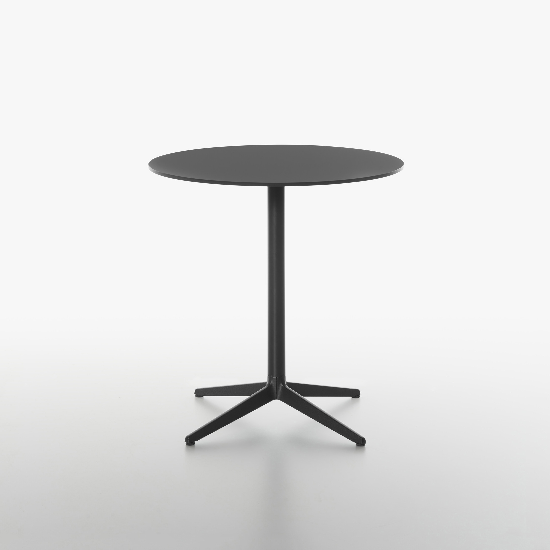 Display product Mister-X table from manufacturer Plank