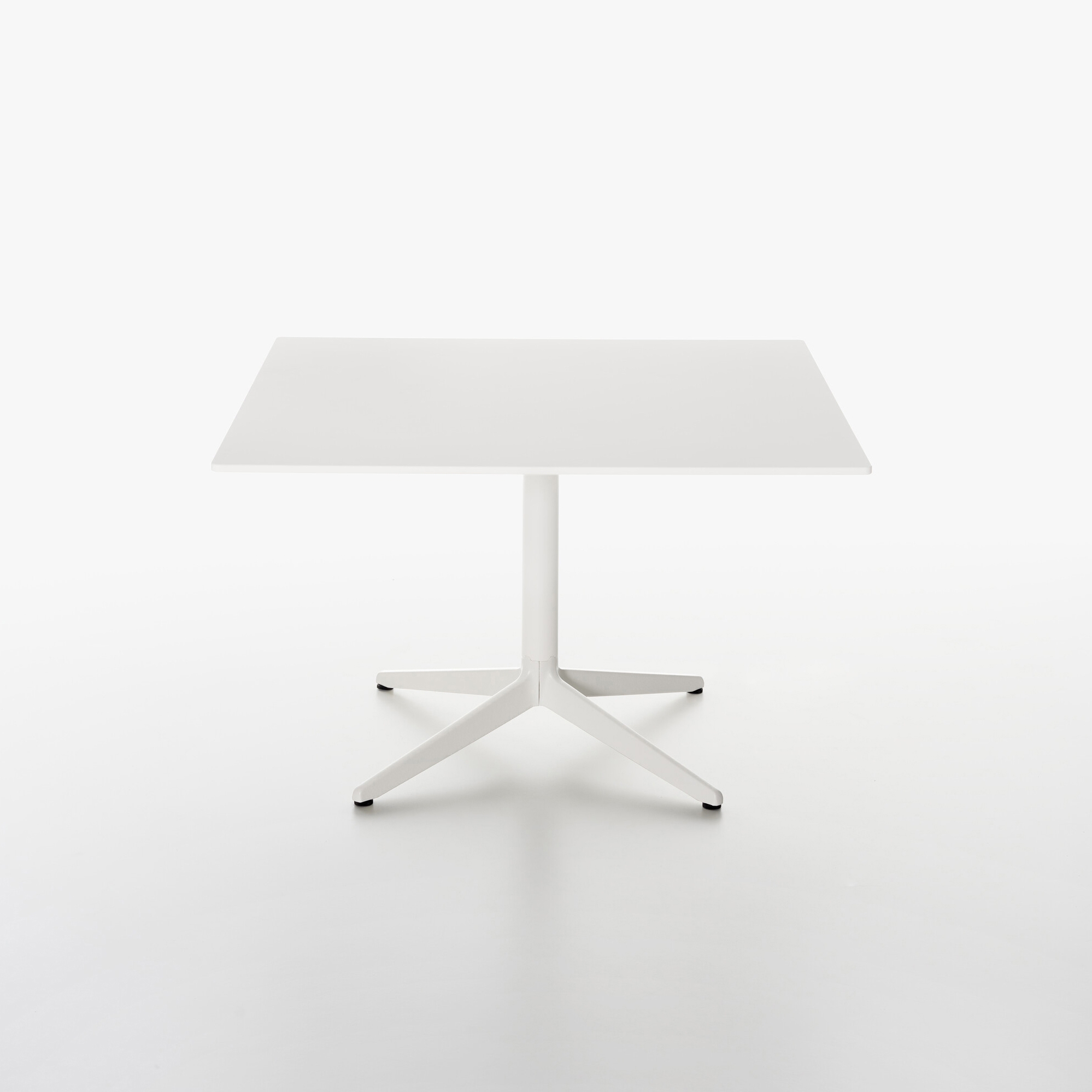 Display product Mister-X table from manufacturer Plank