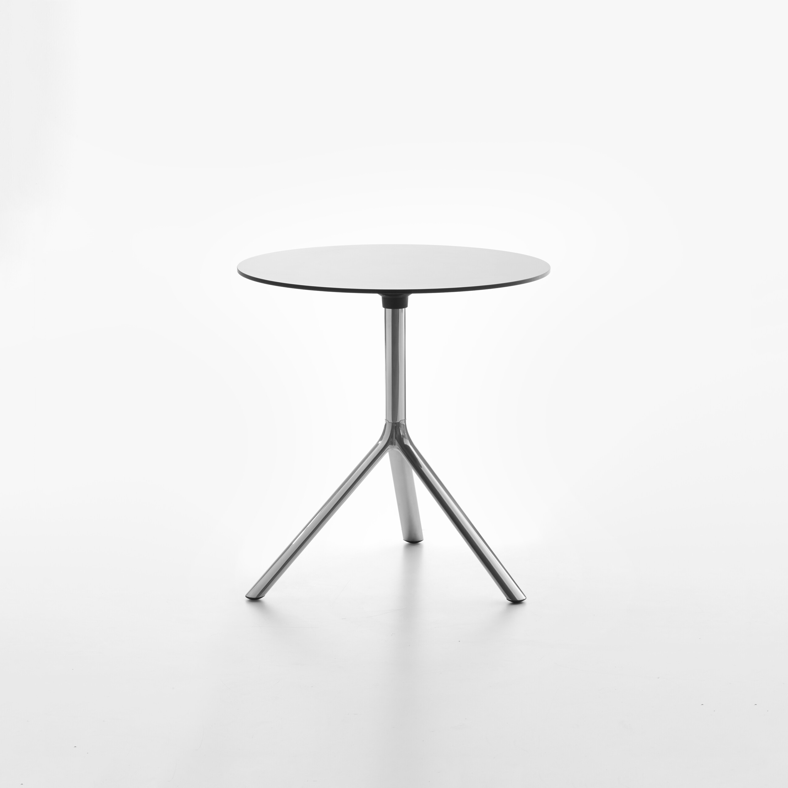 Display product Miura table from manufacturer Plank