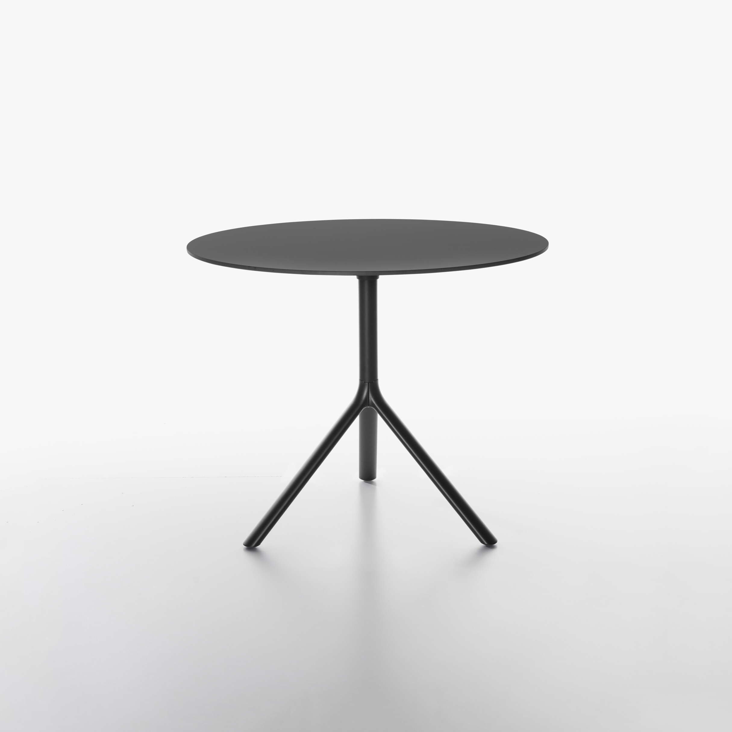 Display product Miura table from manufacturer Plank