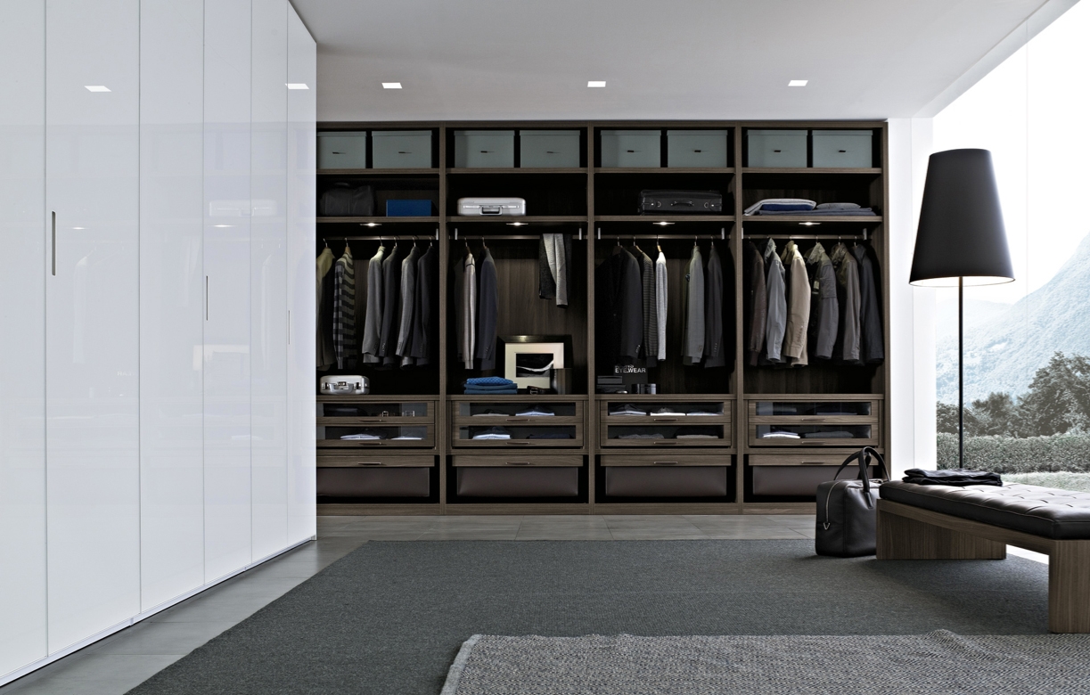 Display product Senzafine system from manufacturer Poliform