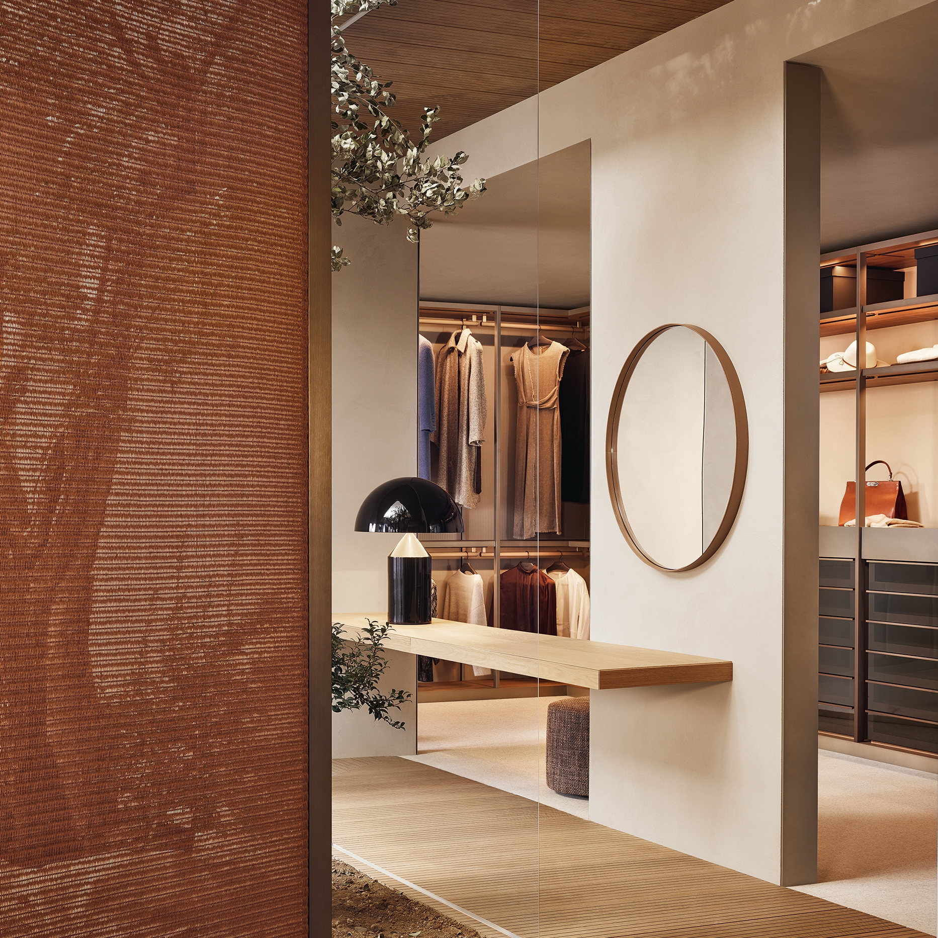 Display product Senzafine walk-in closet from manufacturer Poliform