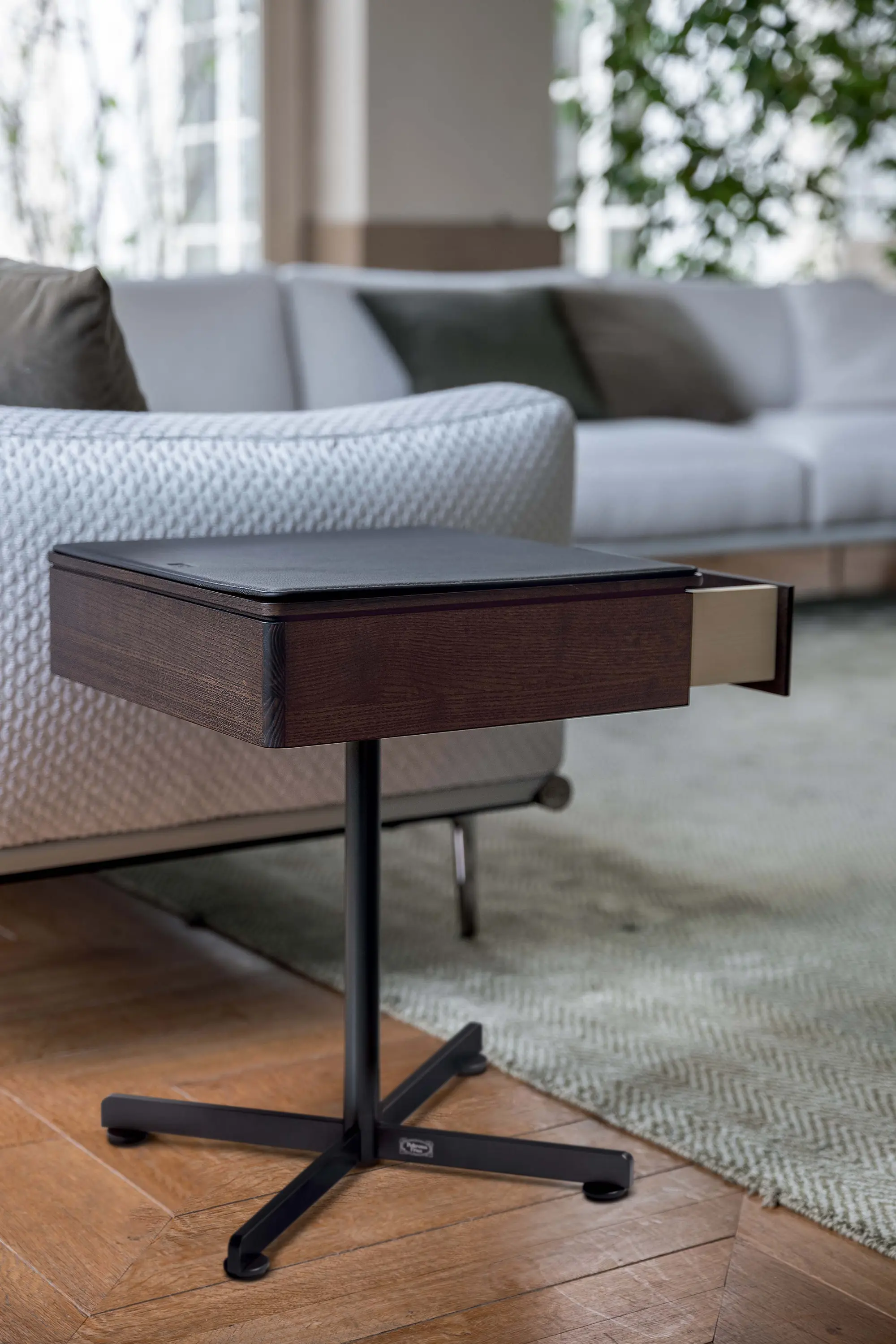 Poltrona Frau - Bob with drawer