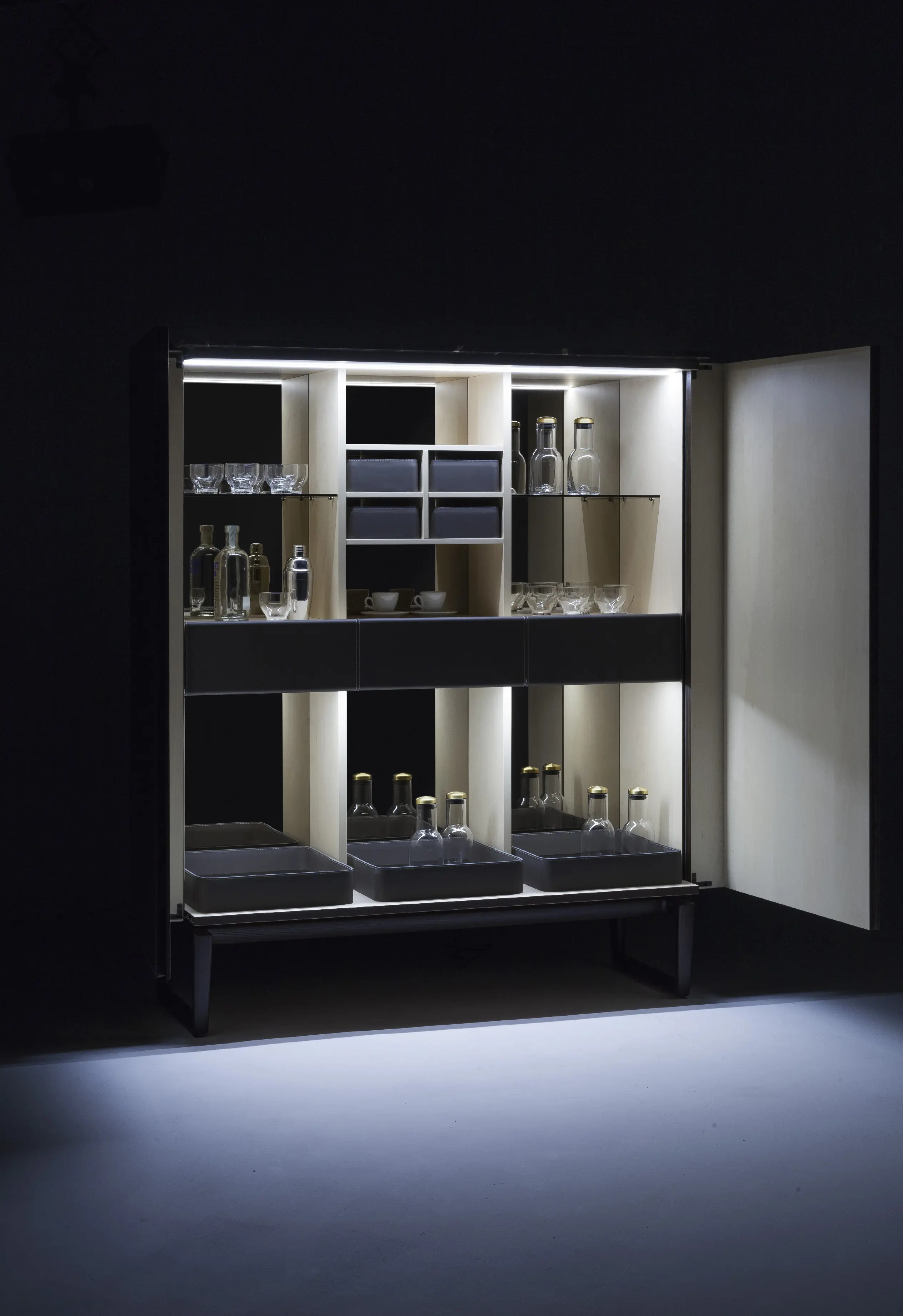 Poltrona Frau - Fidelio Side tables