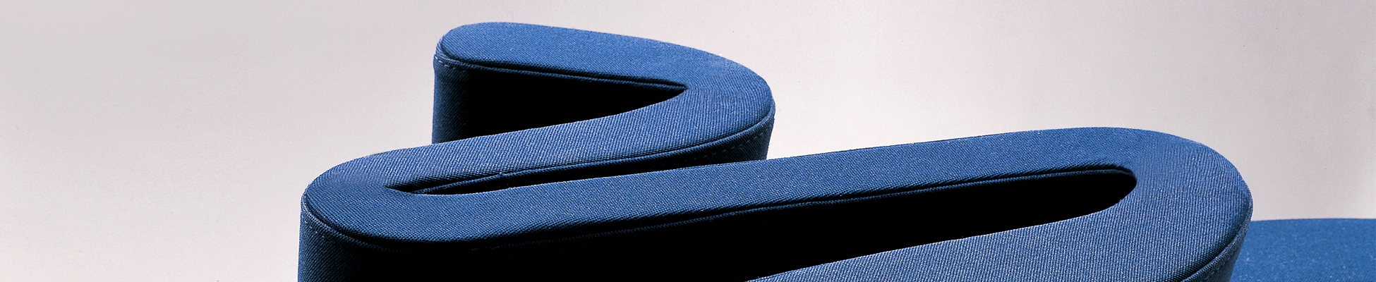 Discover the world of manufacturer Poltrona Frau