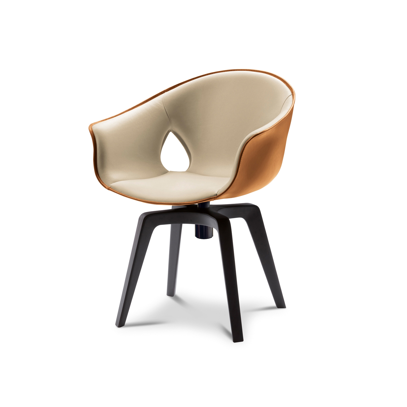 Display product Ginger Swivel from manufacturer Poltrona Frau