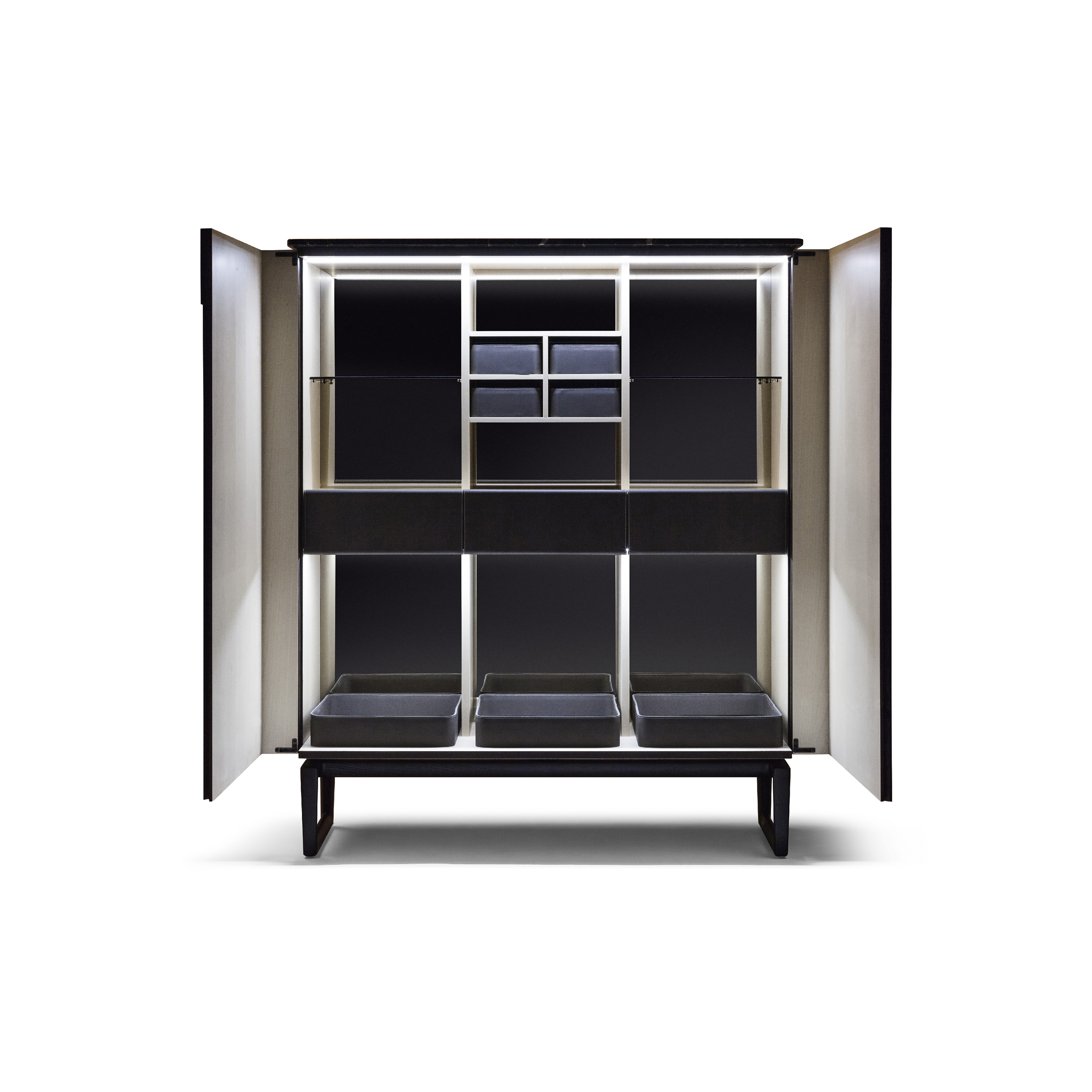 Display product Fidelio cabinet from manufacturer Poltrona Frau