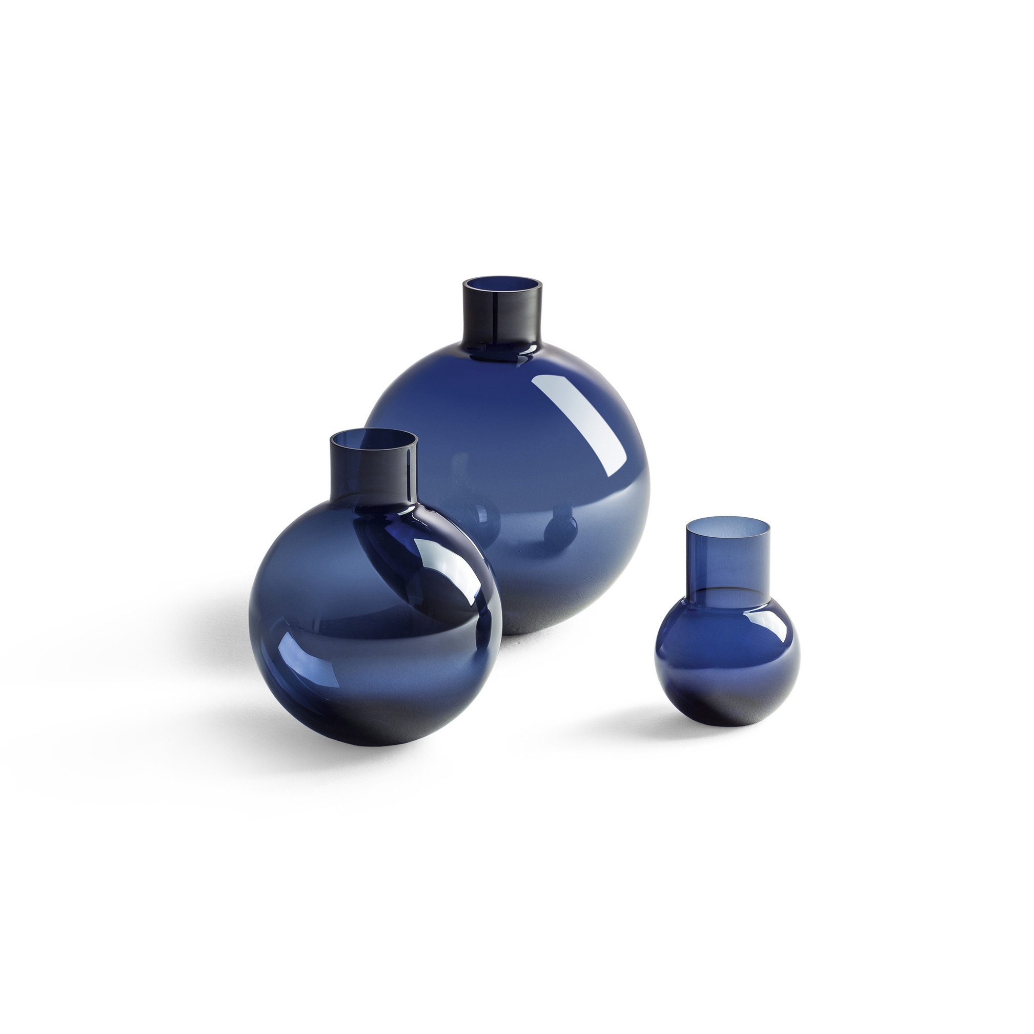 Display product Gli Oggetti | Blue Pallo from manufacturer Poltrona Frau