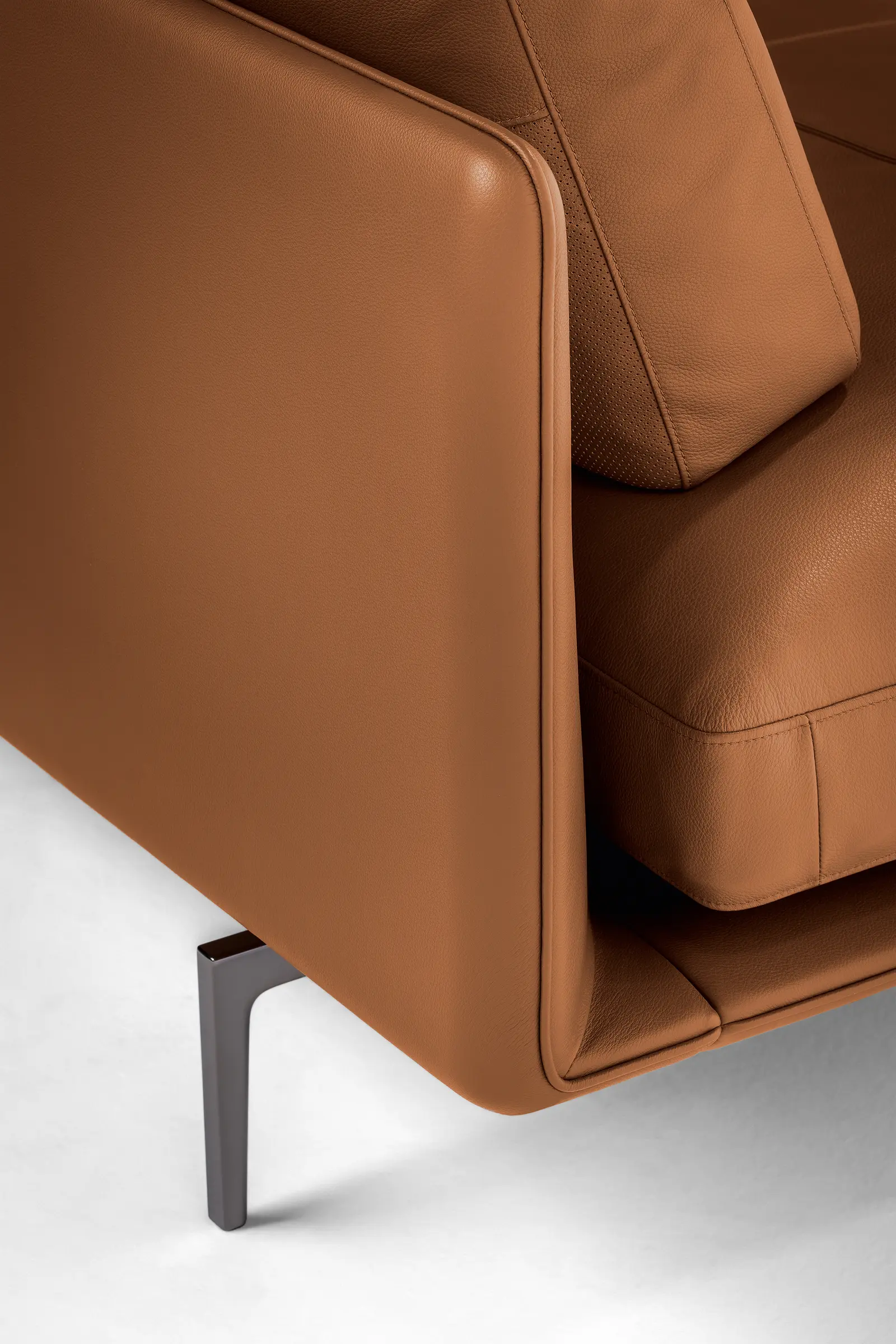 GET BACK - Sofas from Poltrona Frau | Architonic