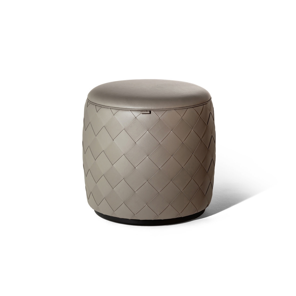 Display product Grant from manufacturer Poltrona Frau