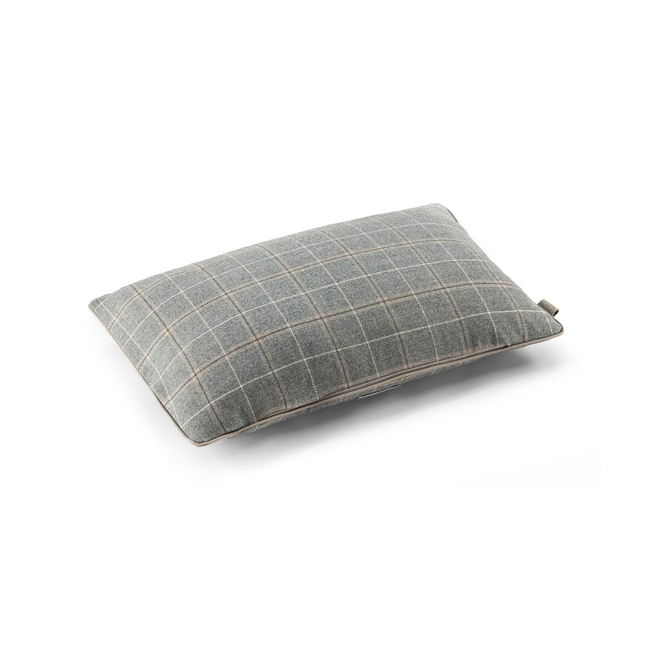 Display product Loro Piana Interiors - Decorative Cushions from manufacturer Poltrona Frau
