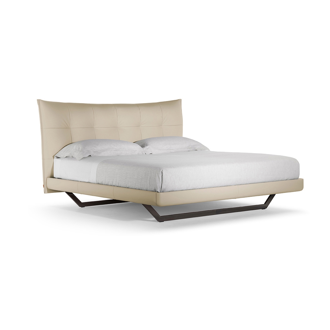 Display product Aurora Tre from manufacturer Poltrona Frau